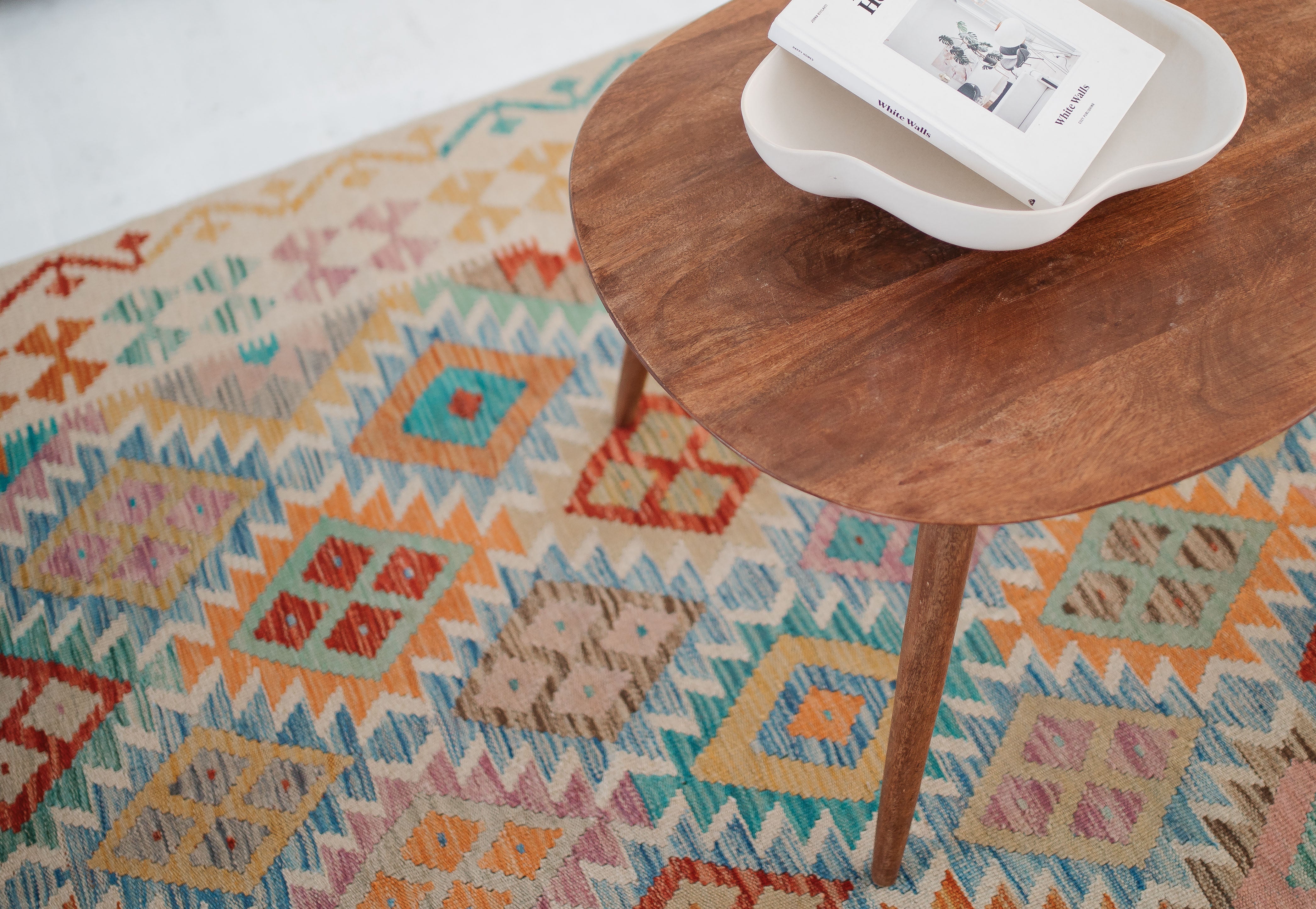 bunt gemusterter Kelim Teppich