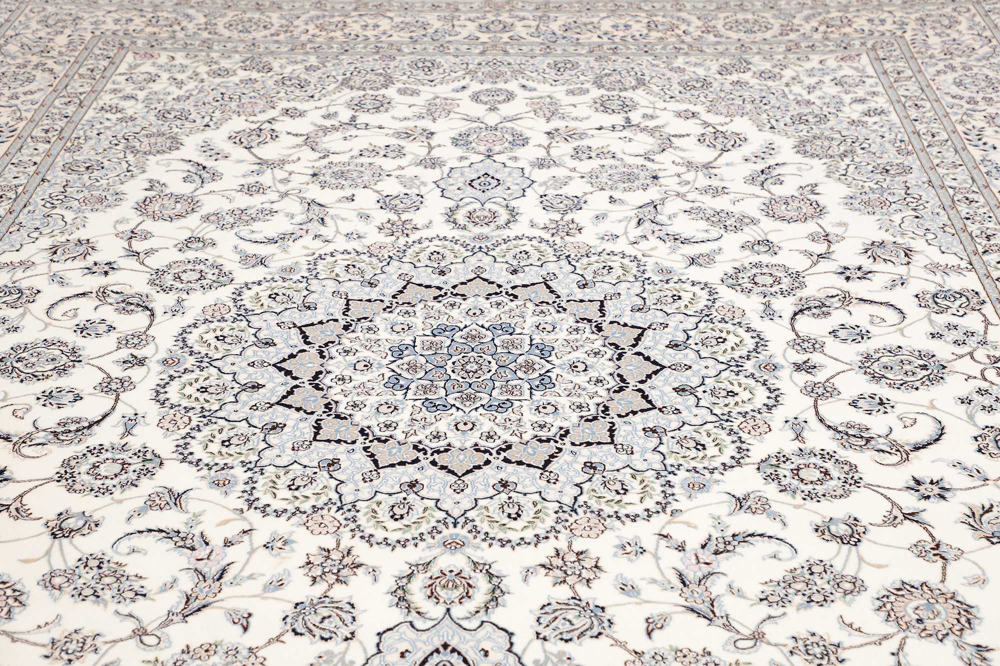 Nain | 369 cm x 262 cm | Nr. 12-352652