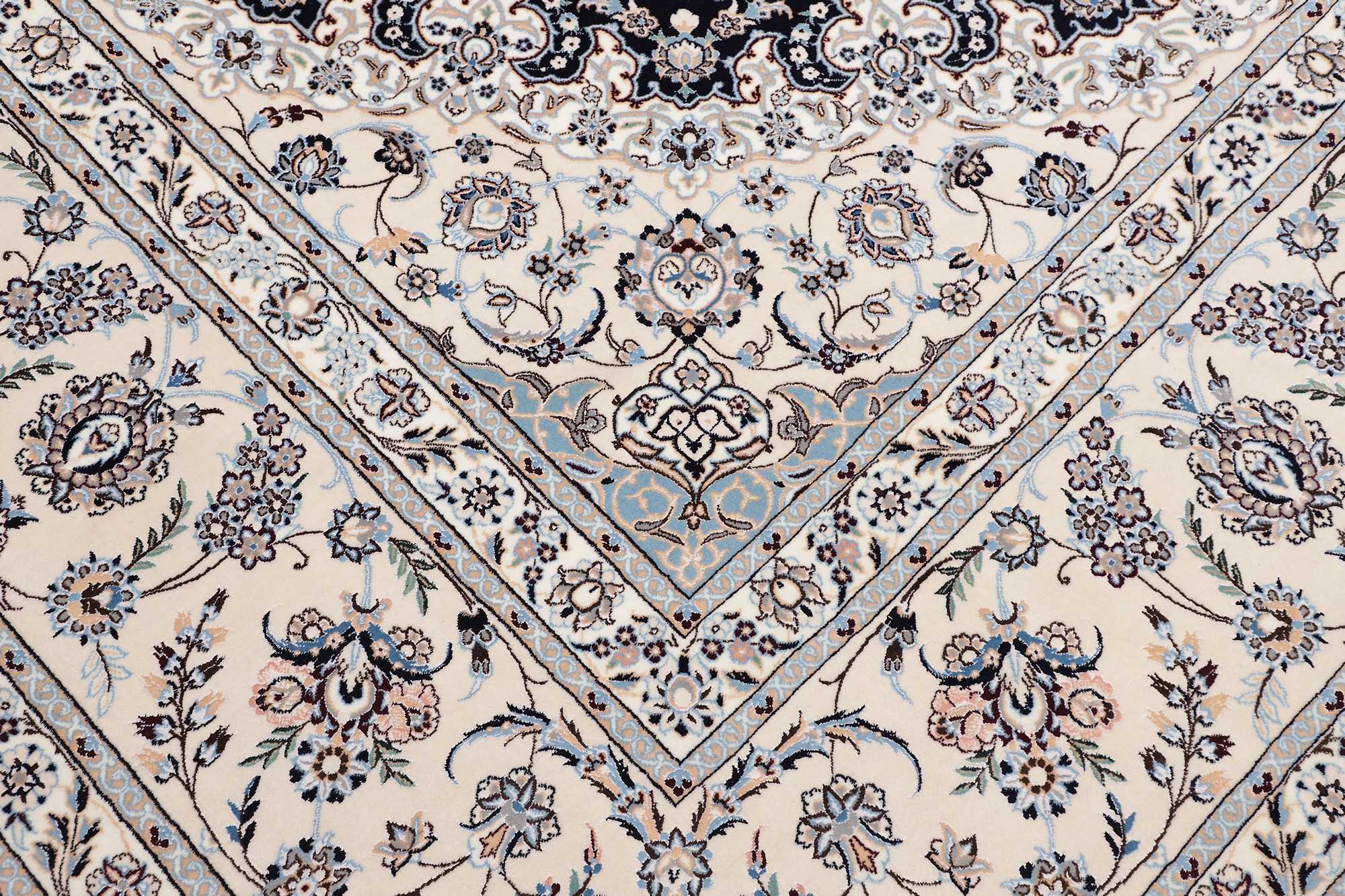 Nain | 411 cm x 302 cm | Nr. 12-352964