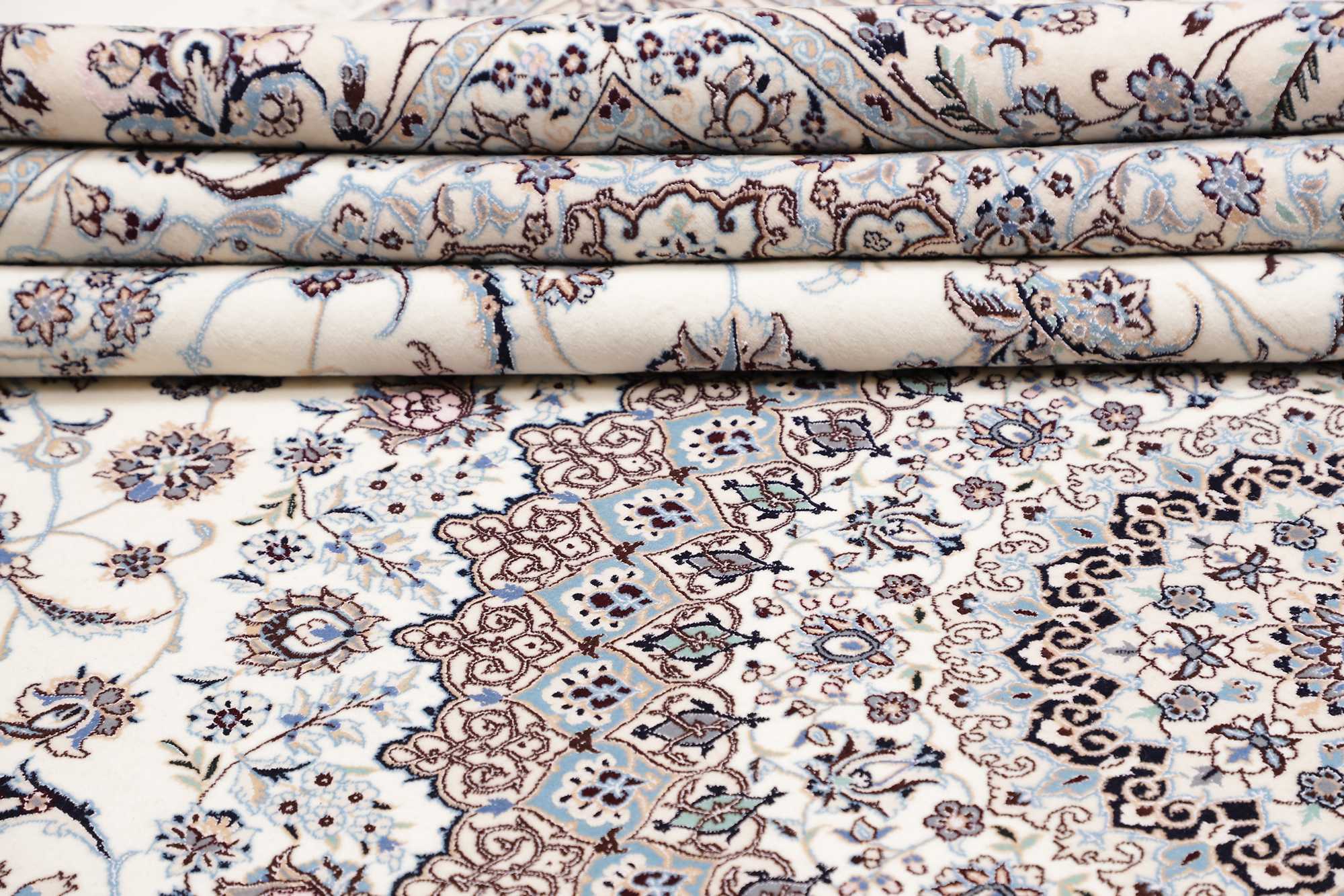 Nain | 409 cm x 304 cm | Nr. 12-352965