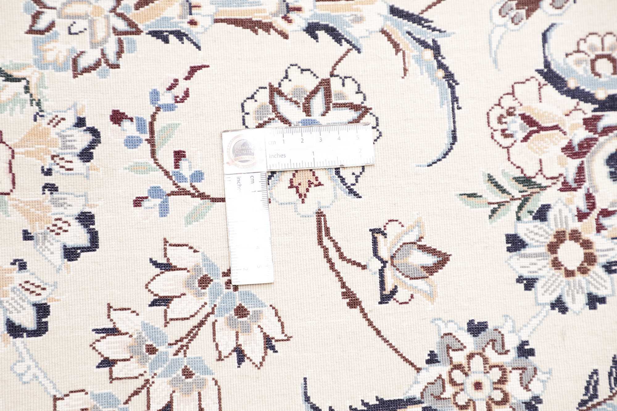 Nain | 409 cm x 304 cm | Nr. 12-352965