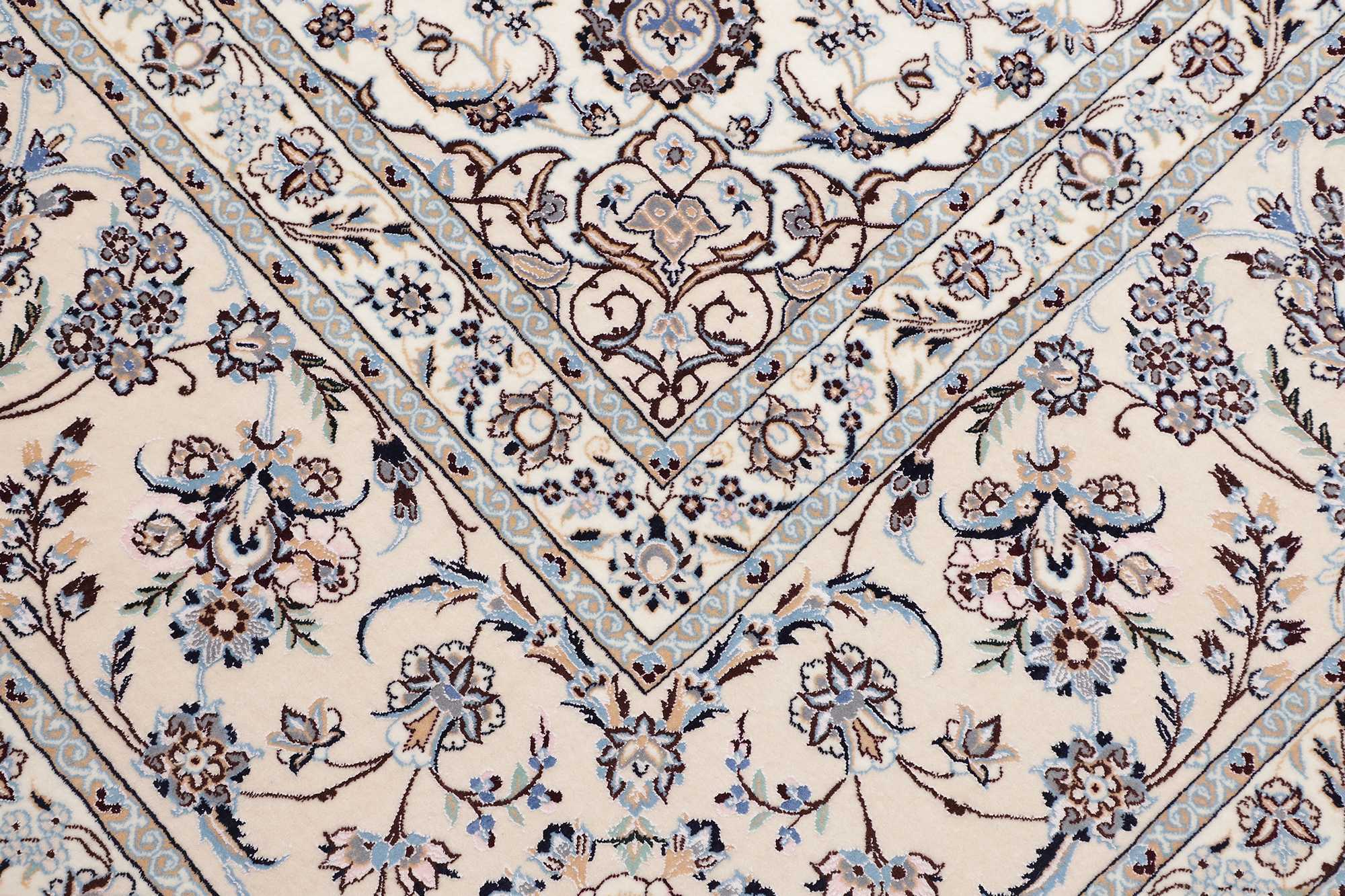 Nain | 409 cm x 304 cm | Nr. 12-352965