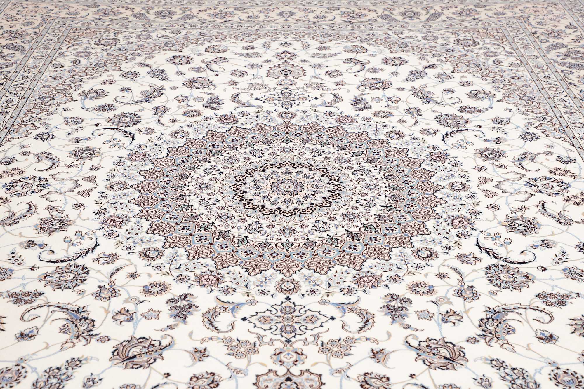 Nain | 409 cm x 304 cm | Nr. 12-352965