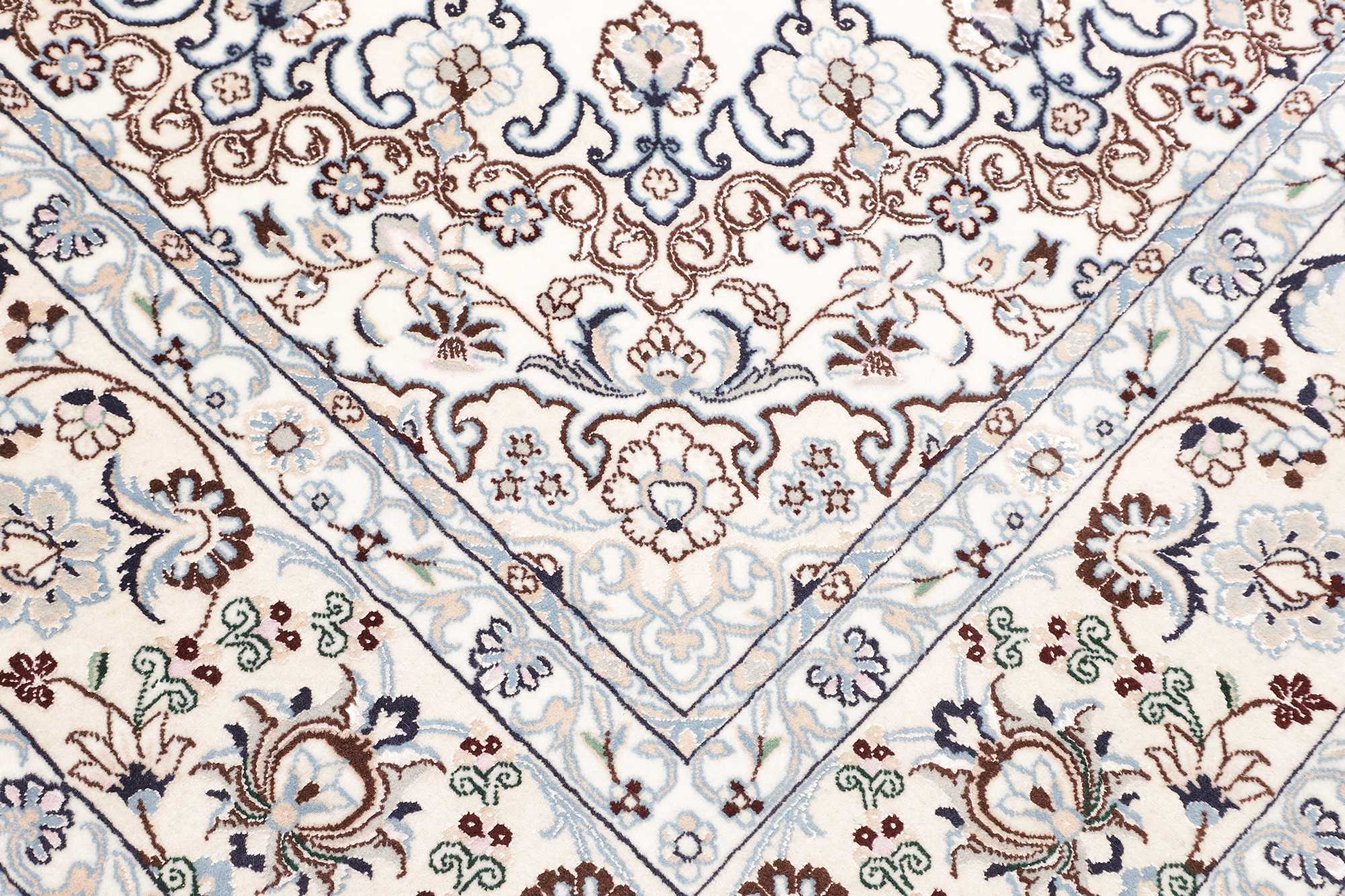 Nain | 325 cm x 205 cm | Nr. 12-374016
