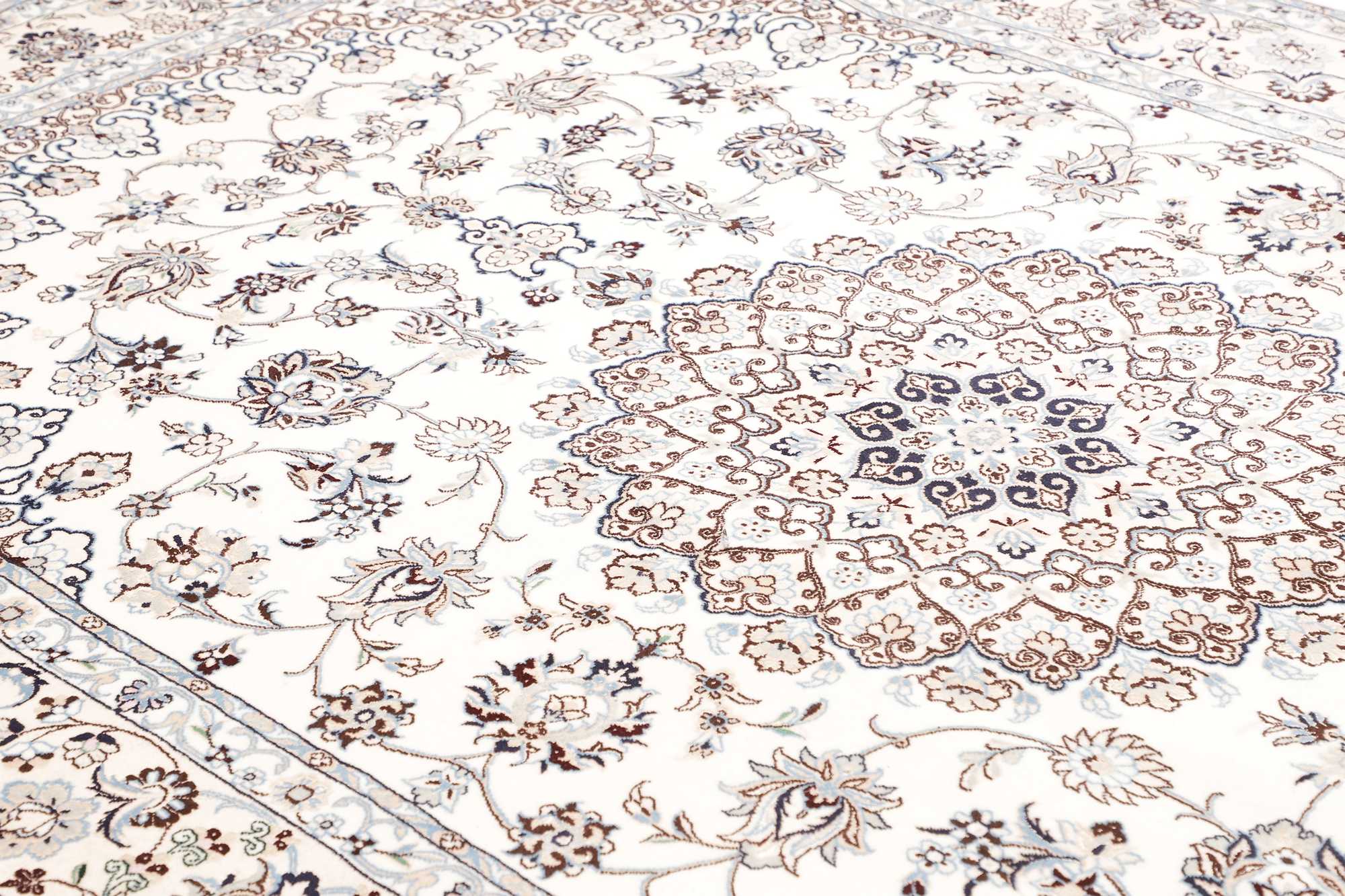 Nain | 325 cm x 205 cm | Nr. 12-374016