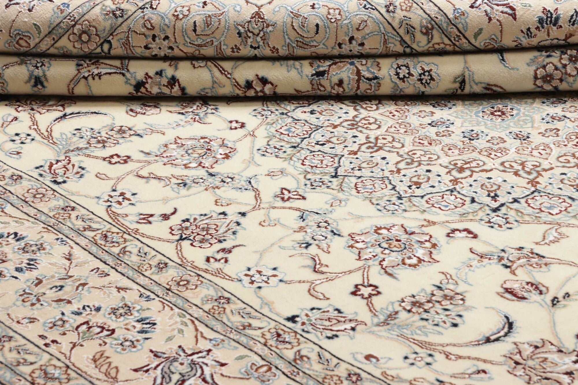 Nain | 332 cm x 210 cm | Nr. 12-393388