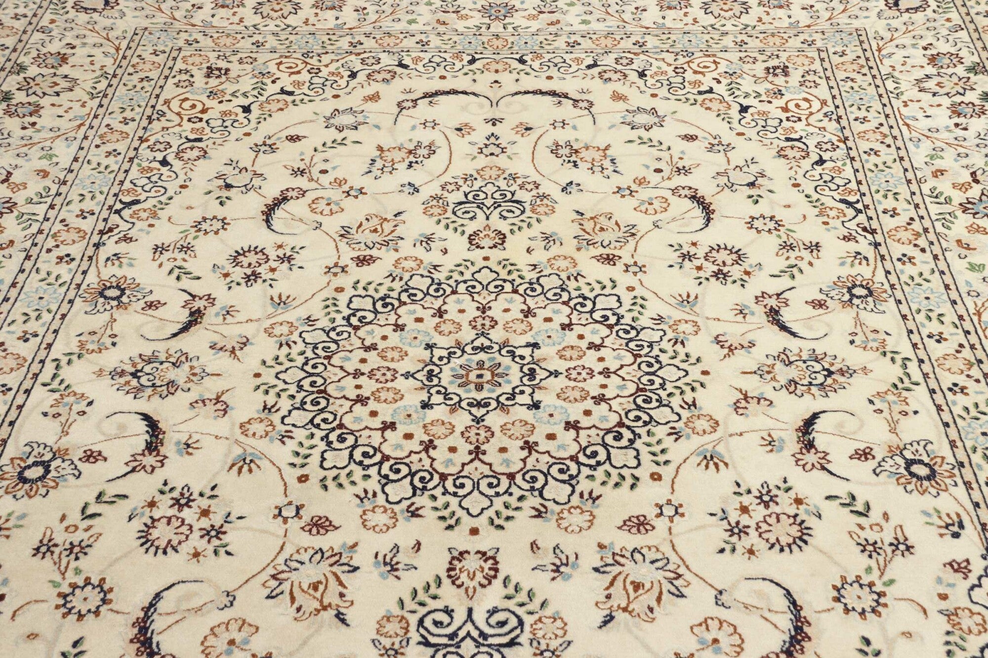 Nain | 307 cm x 210 cm | Nr. 12-393402