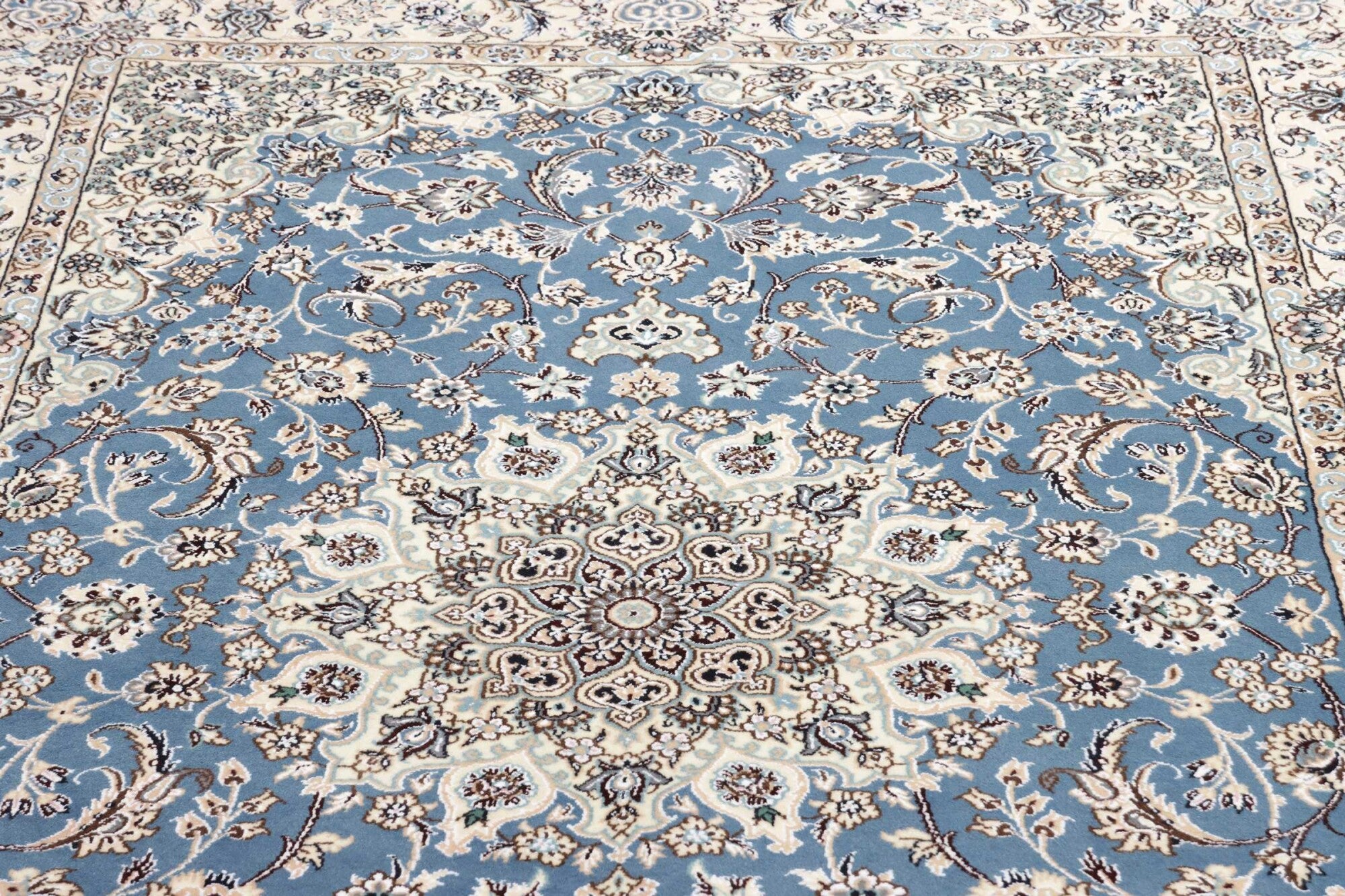 Nain | 237 x 152 cm | Nr. 12-401459