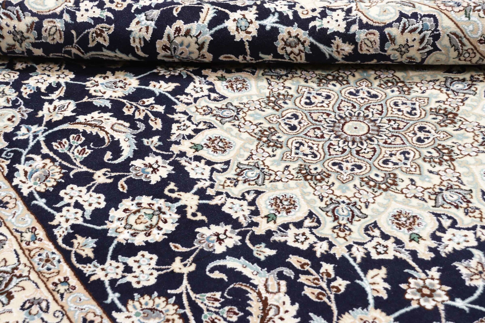 Nain | 235 cm x 143 cm | Nr. 12-401464