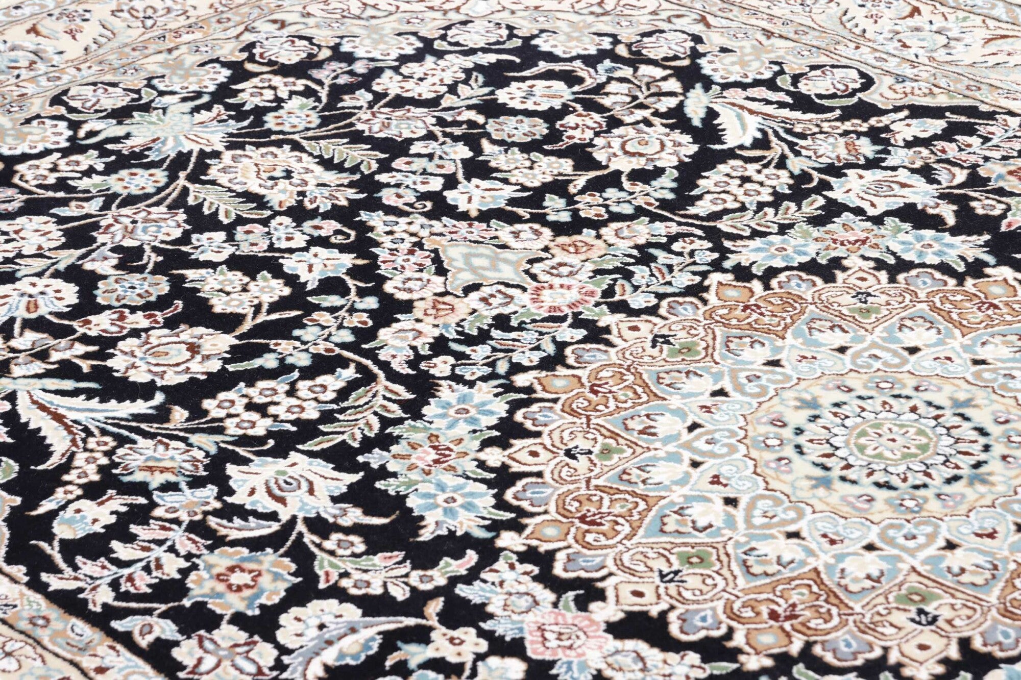 Nain | 247 cm x 143 cm | Nr. 12-401598