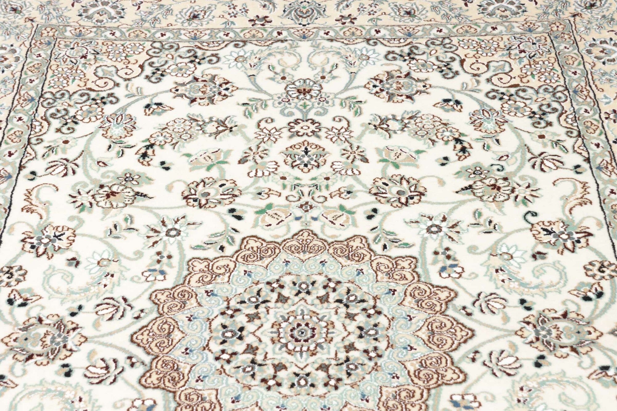Nain | 206 cm x 127 cm | Nr. 12-416287