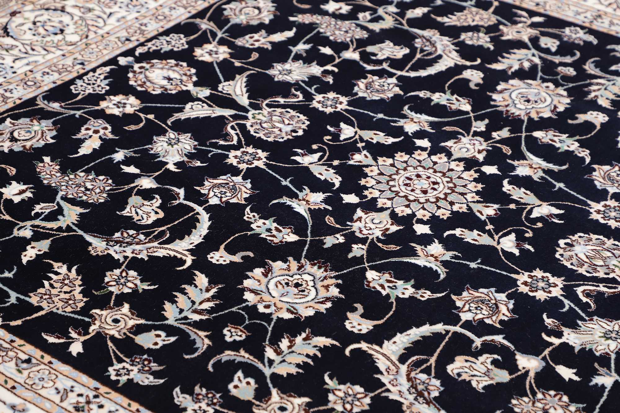 Nain | 202 cm x 204 cm | Nr. 12-445550