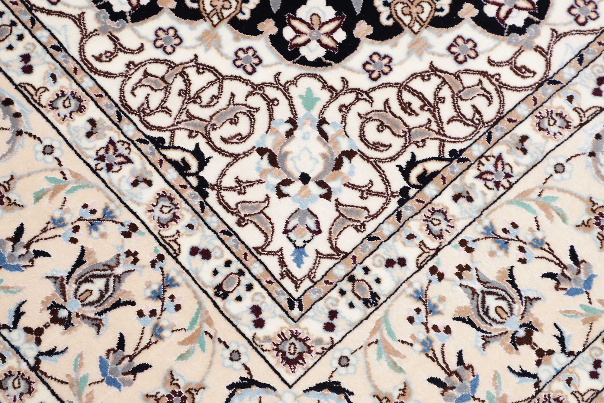 Nain | 170 cm x 172 cm | Nr. 12-445688