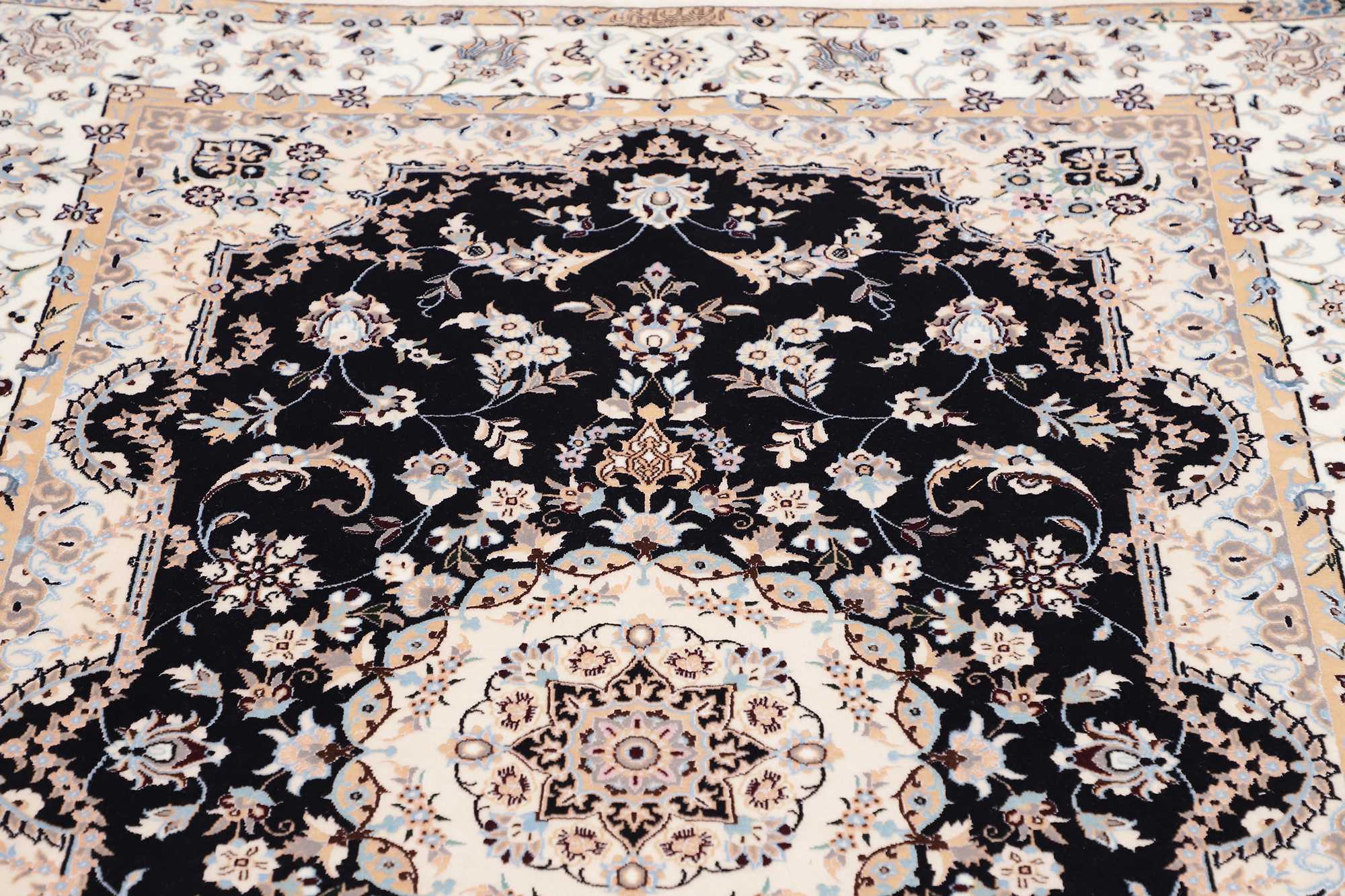 Nain | 175 cm x 126 cm | Nr. 12-445690
