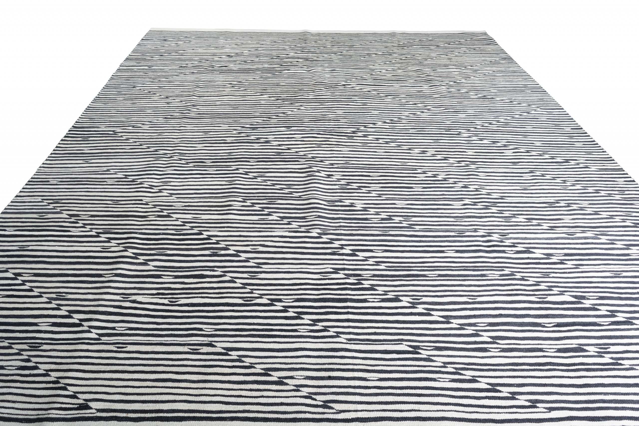 Kelim | 388 cm x 302 cm | Nr. 14-45147