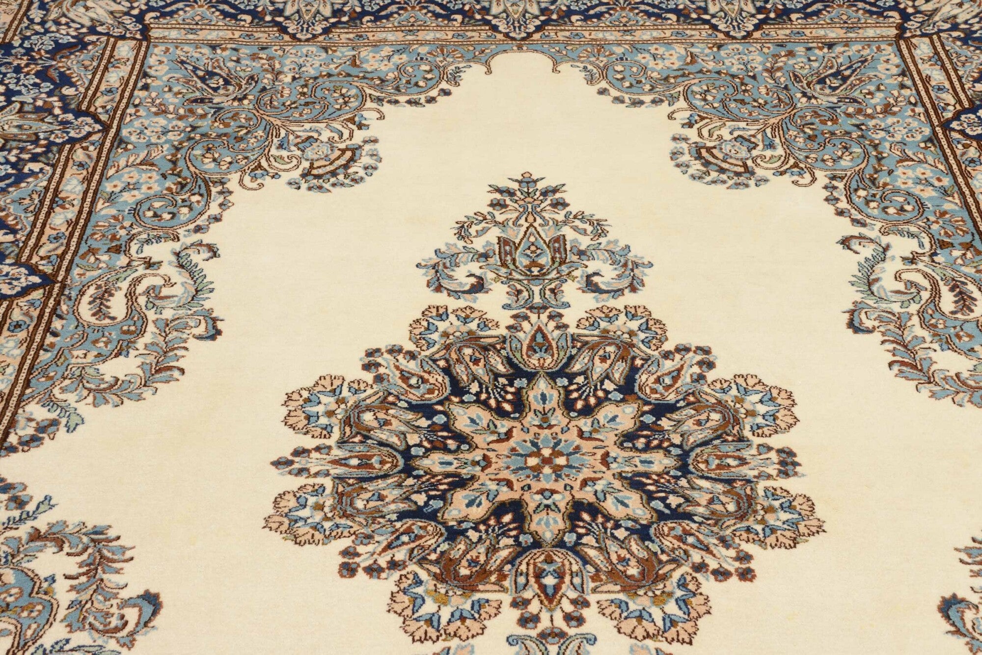 Kerman | 328 x 225 cm | Nr. 12-455311