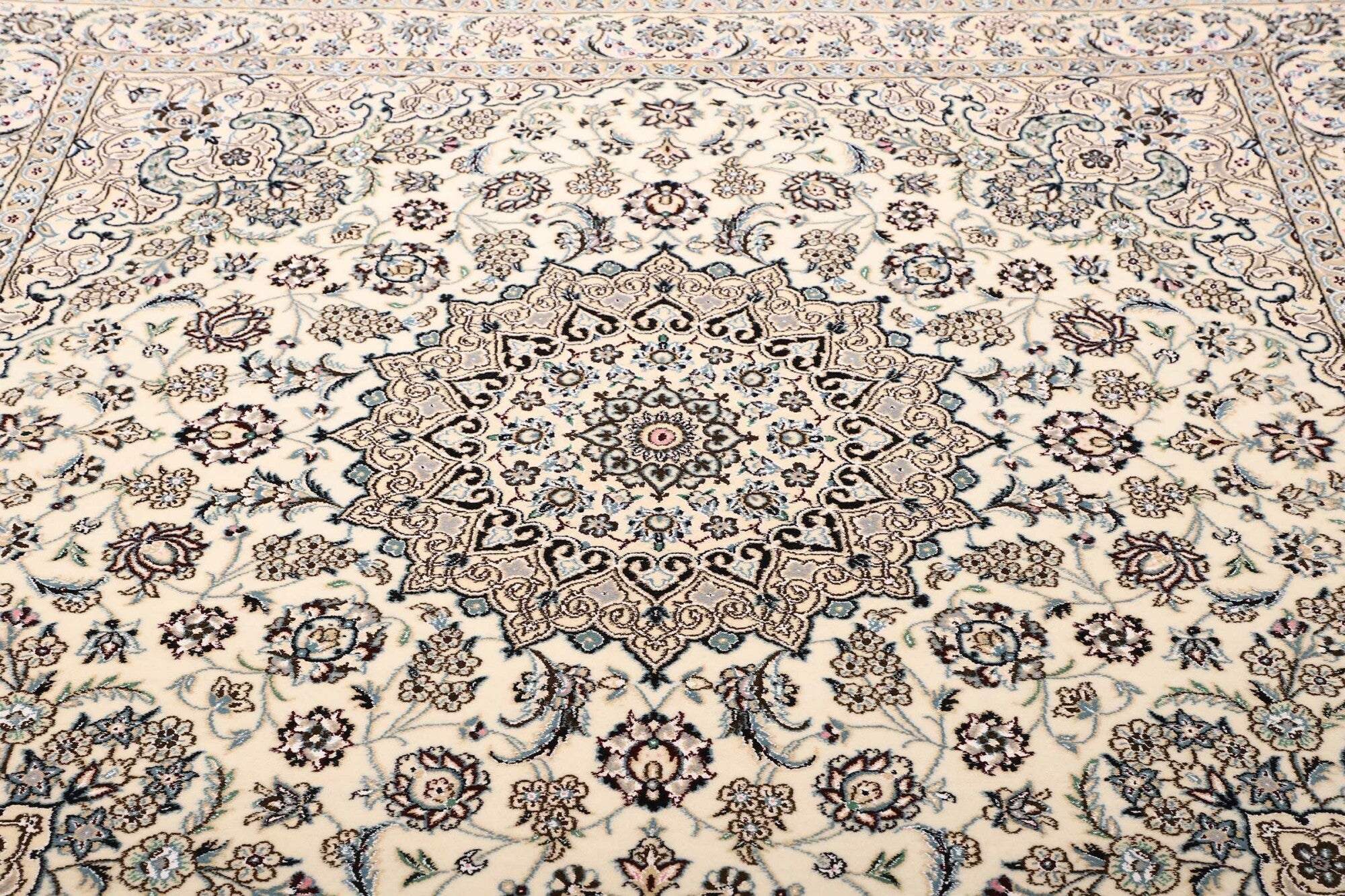 Nain | 210 cm x 201 cm | Nr. 12-466248