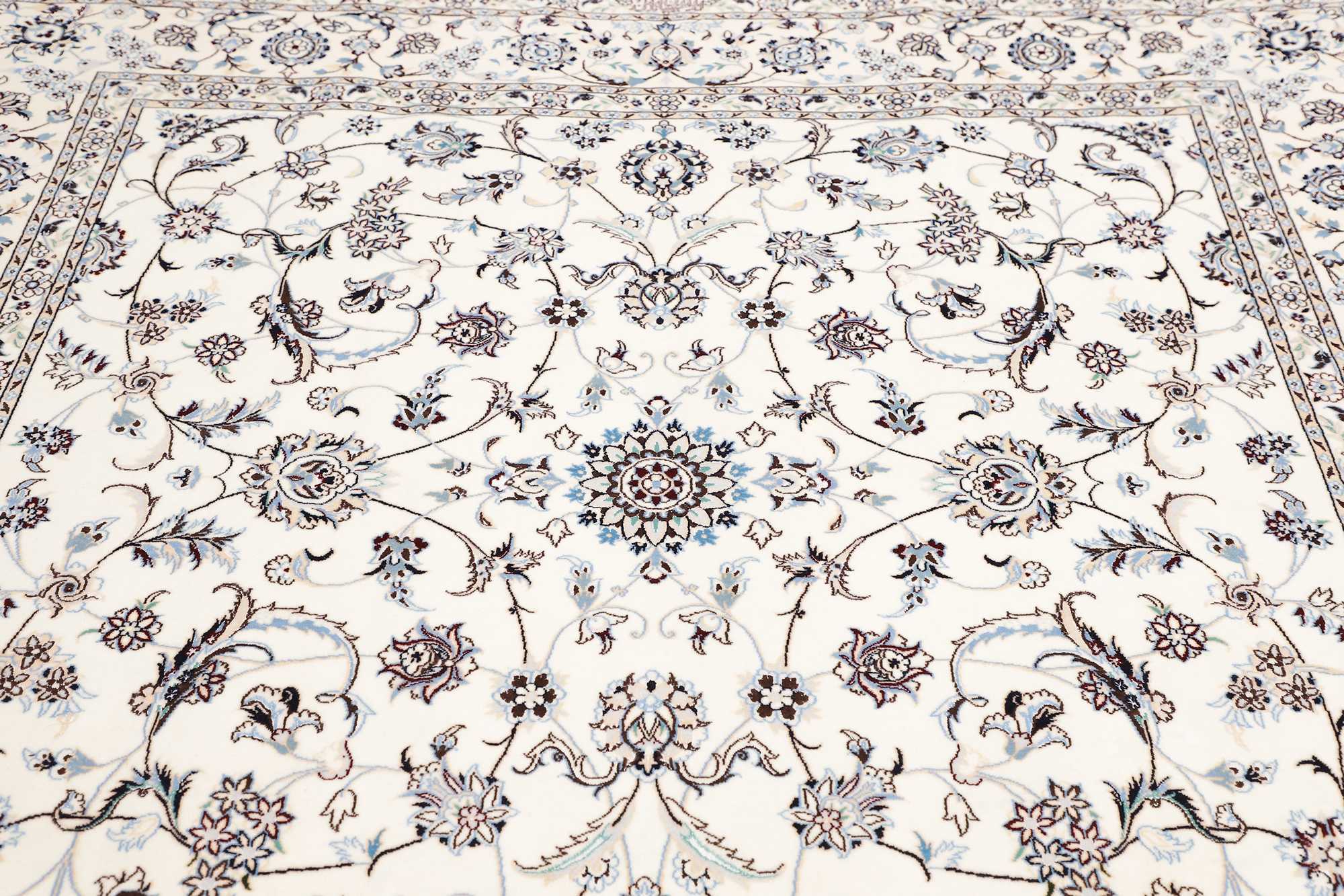 Nain | 210 cm x 208 cm | Nr. 12-469442