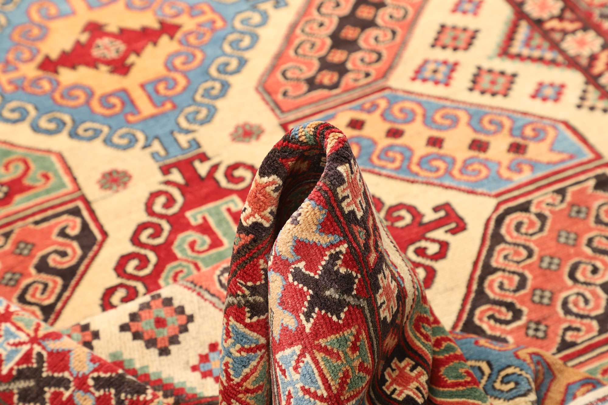 Kazak | 201 cm x 157 cm | Nr. 12-470037