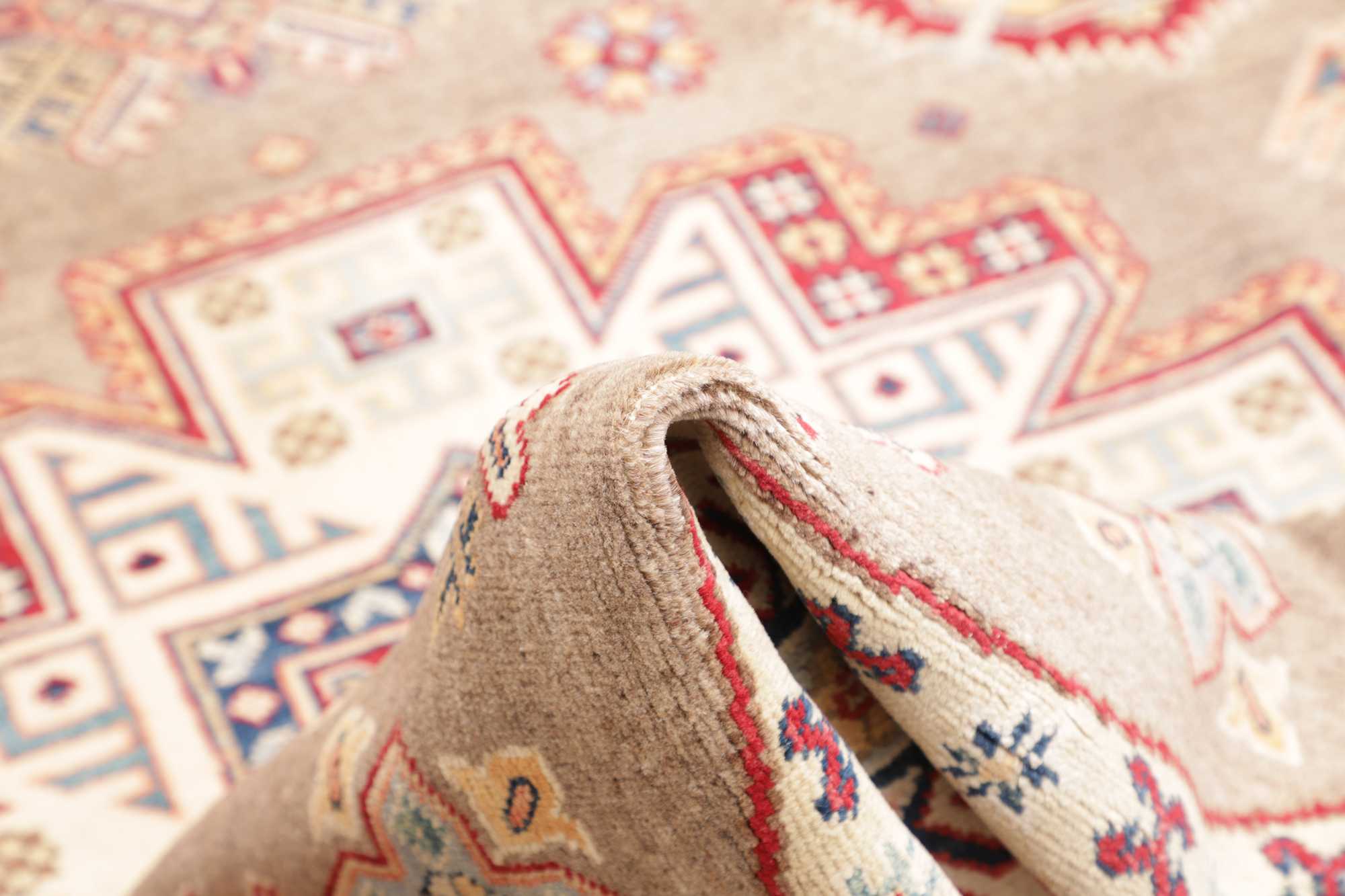 Kazak | 234 cm x 238 cm | Nr. 12-483084