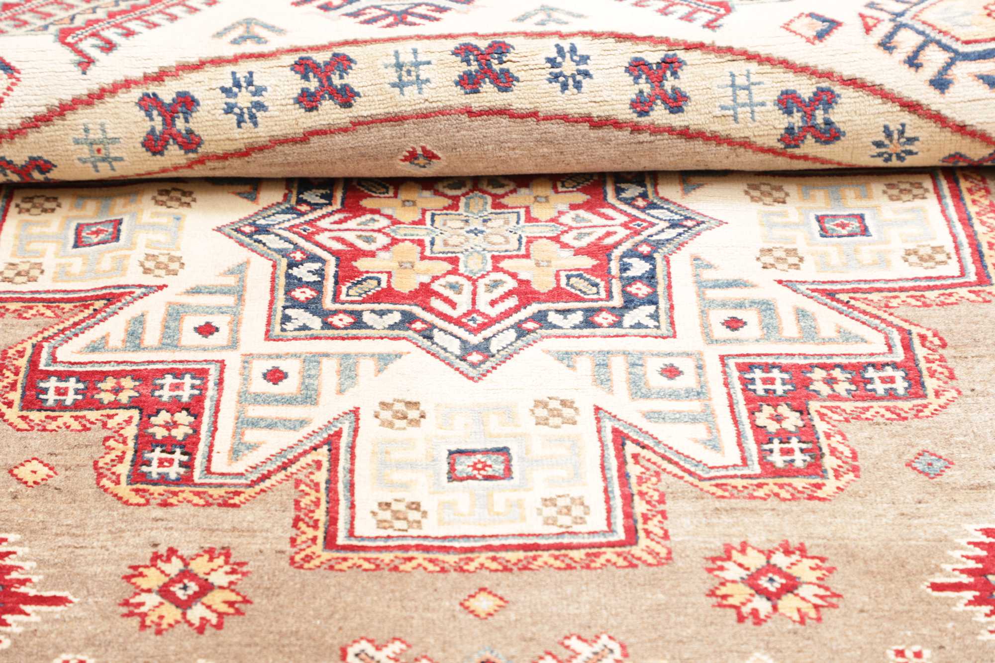Kazak | 234 cm x 238 cm | Nr. 12-483084