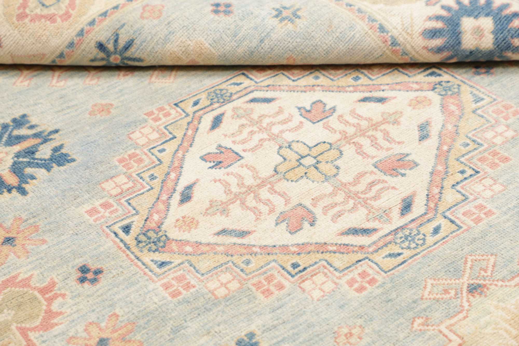 Kazak | 185 cm x 151 cm | Nr. 12-483855