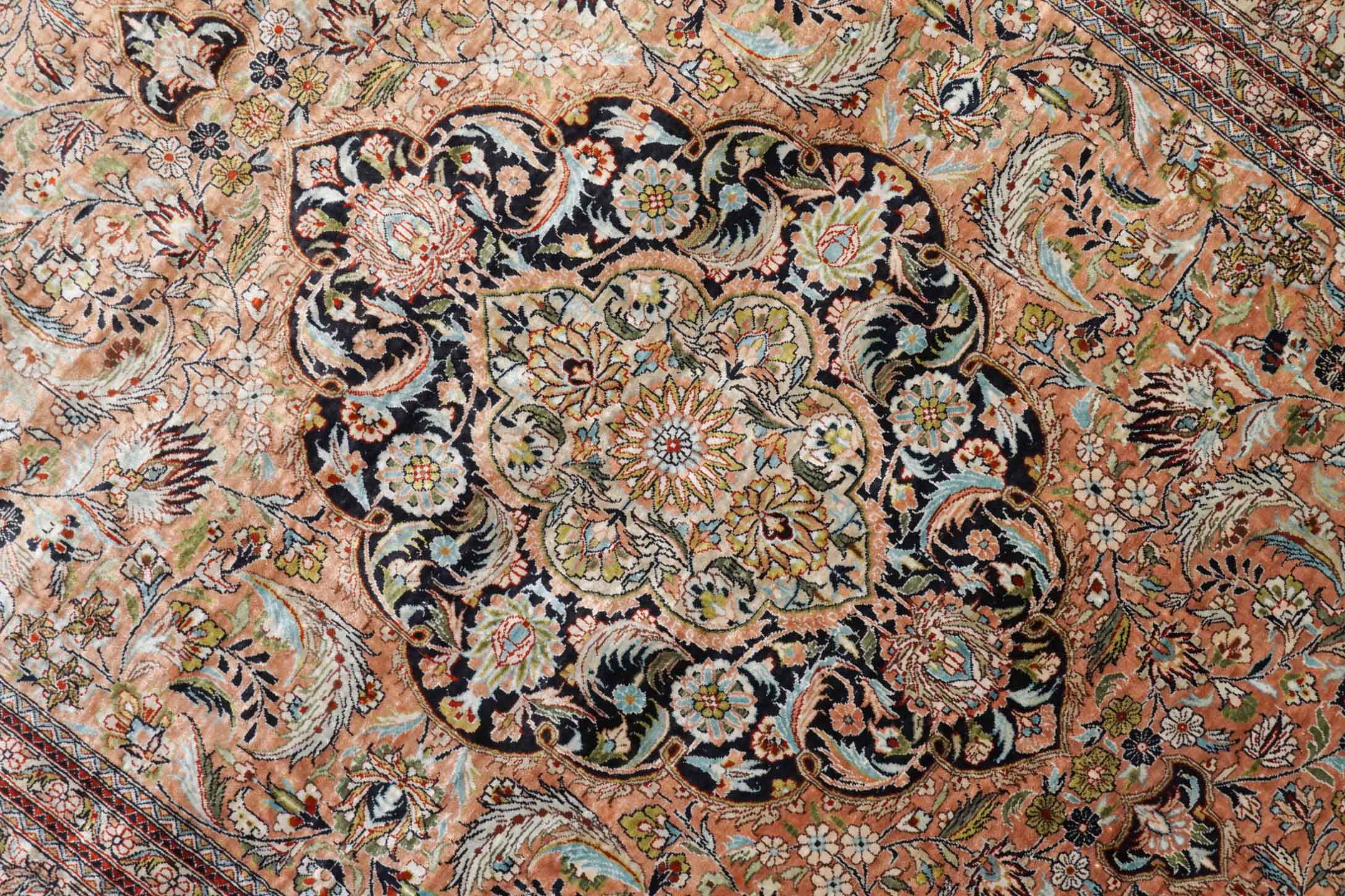 Chinesischer Ghom aus reiner Seide | 182 cm x 122 cm | Nr. Z-3499