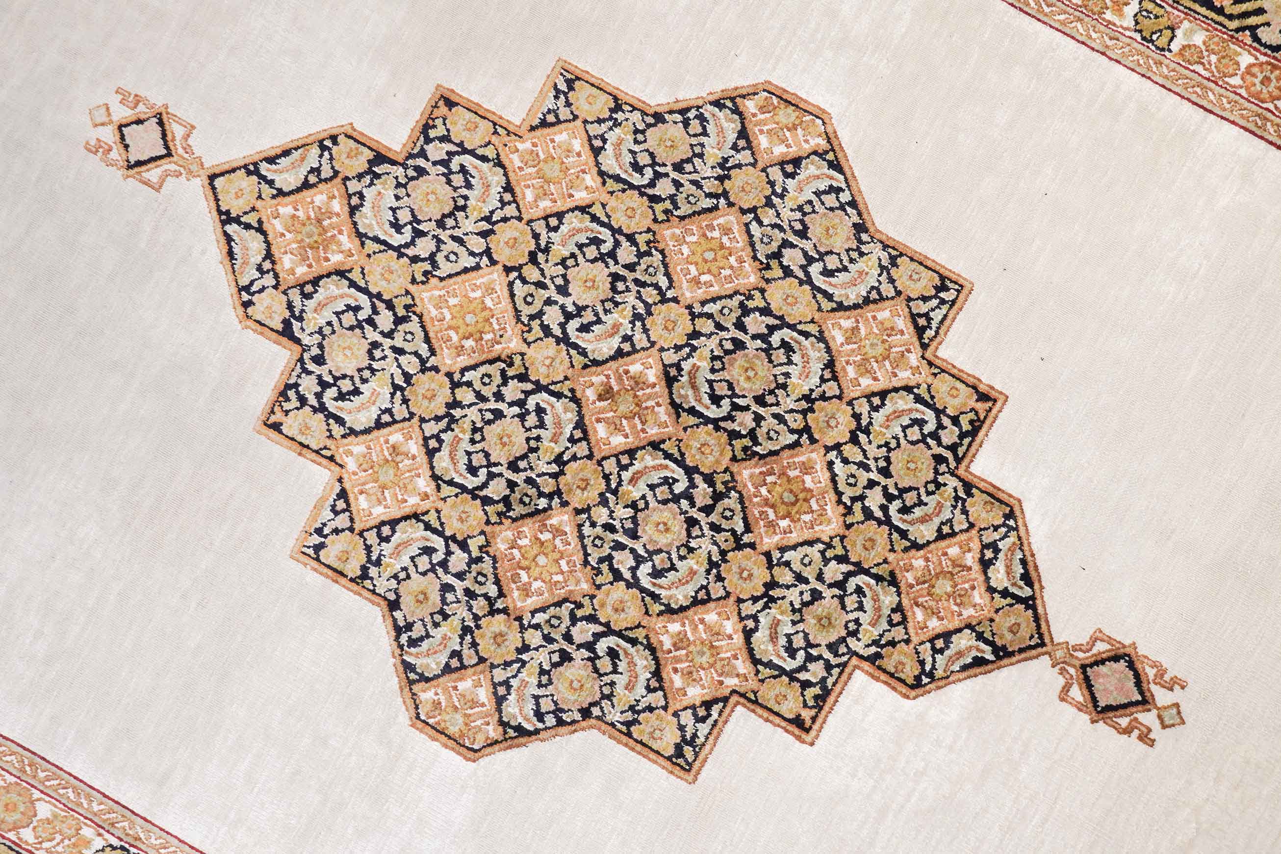 Kaschmir Teppich aus reiner Seide | 186 cm x 120 cm | Nr. Z-4249