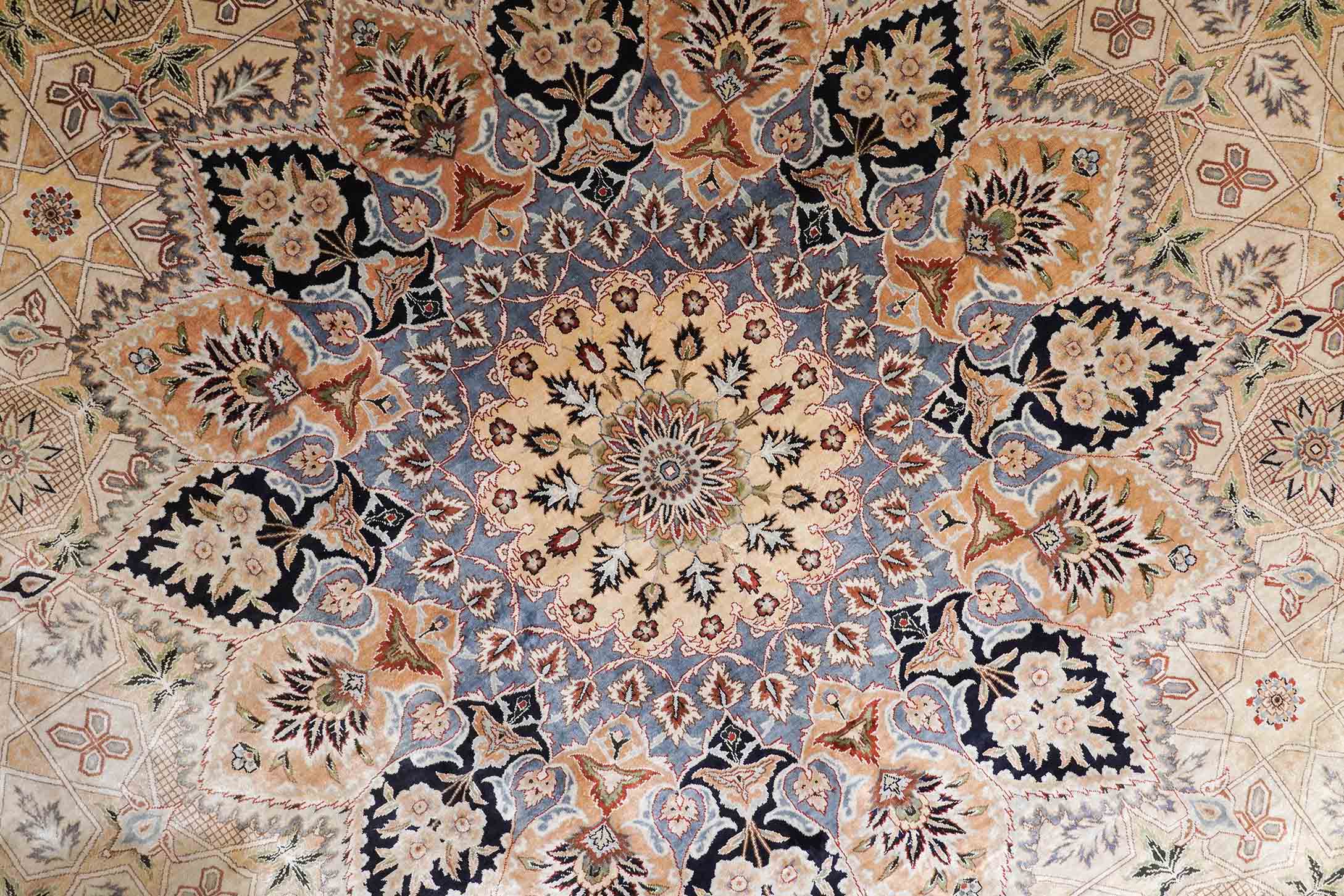 Chinesischer Hereke aus reiner Seide | 372 cm x 276 cm | Nr. Z-4332