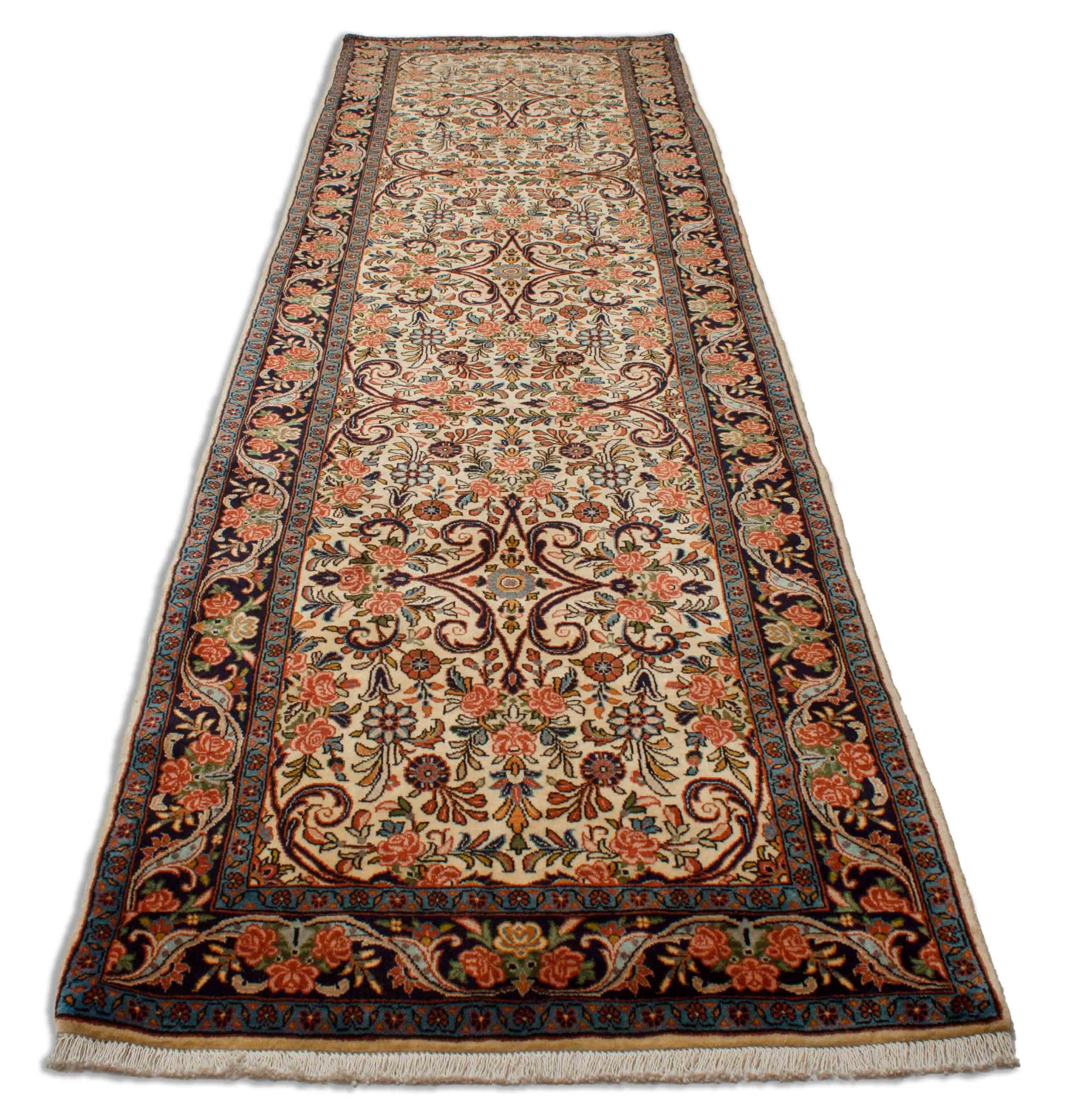 Eine Fotoaufnahme eines Bidjar Teppichs.