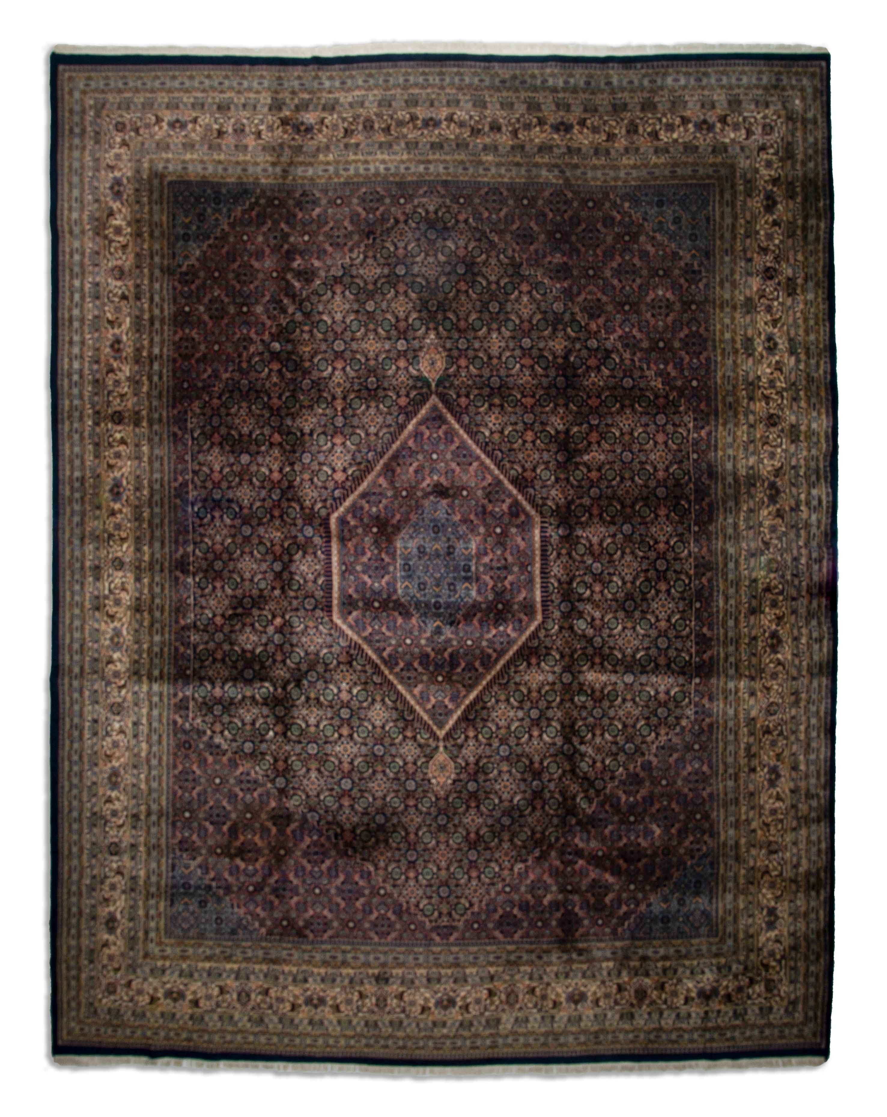 Eine Fotoaufnahme eines Bidjar Teppichs.