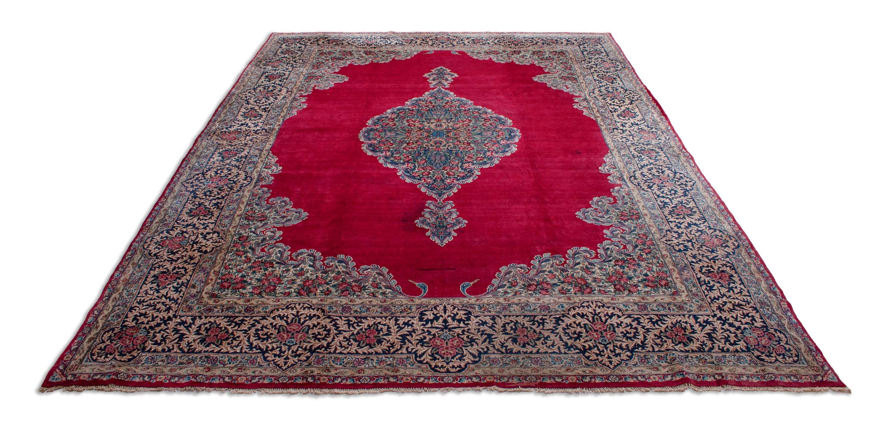 Eine Fotoaufnahme eines Kerman Lavar Teppichs.