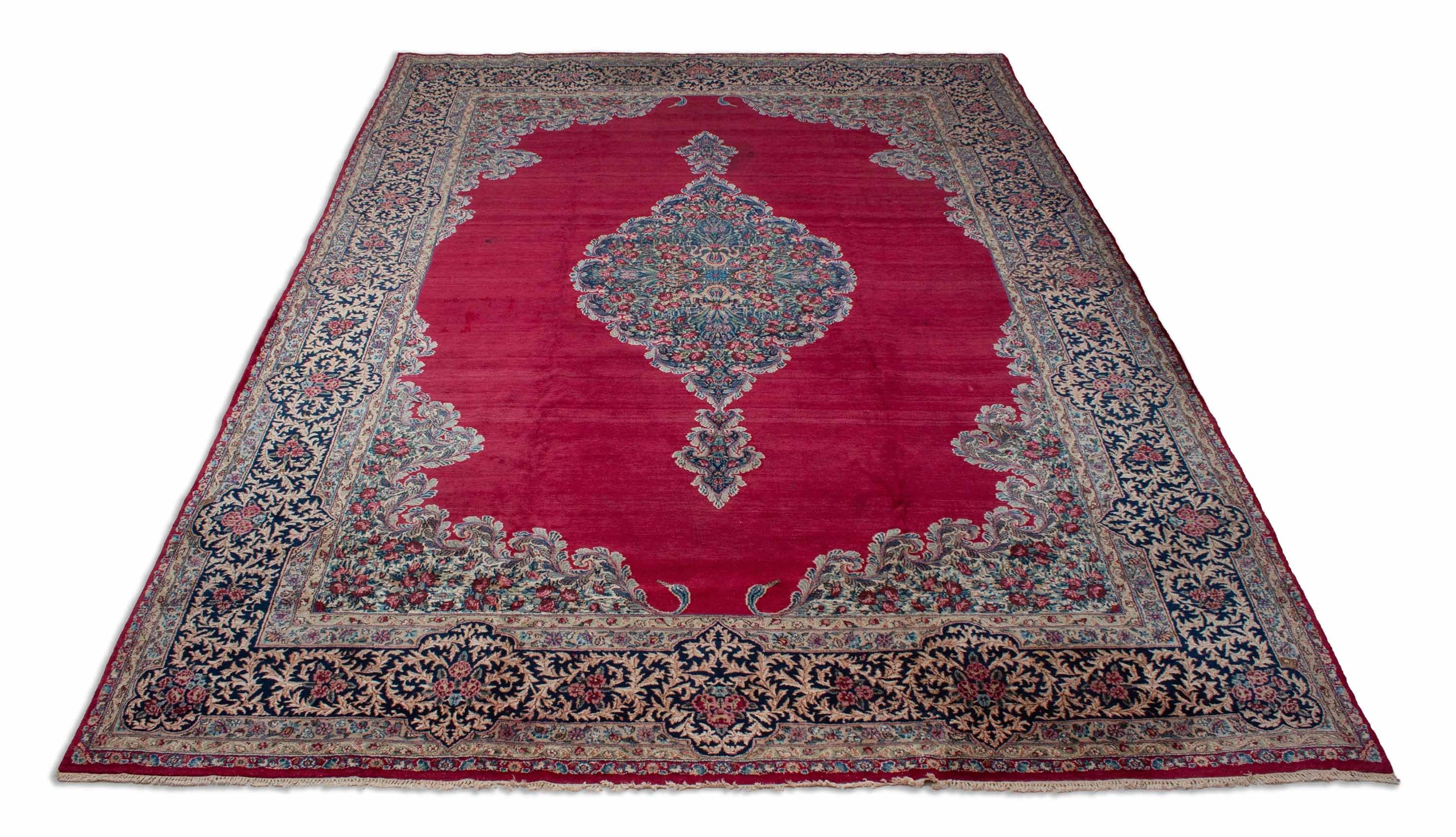 Eine Fotoaufnahme eines Kerman Lavar Teppichs.