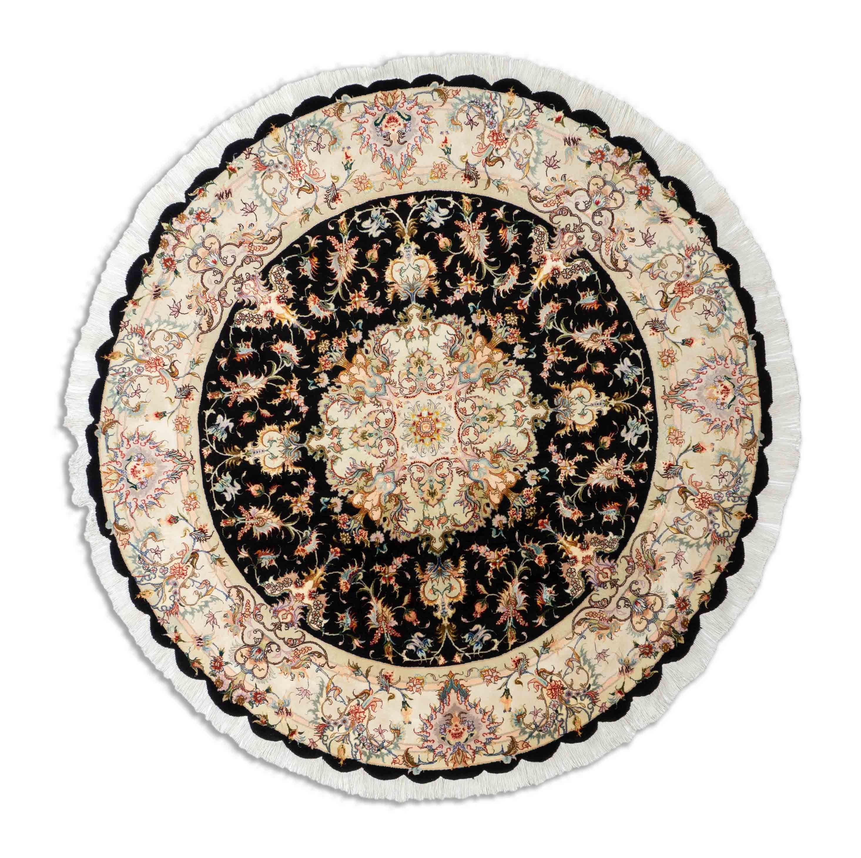 Eine Fotoaufnahme eines Täbriz Teppichs.