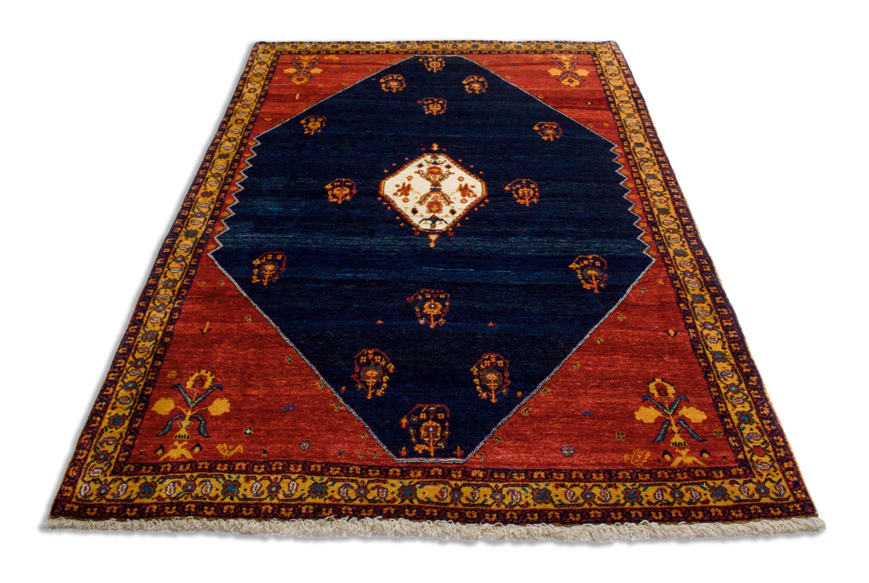 Eine Fotoaufnahme eines Lori Teppichs.