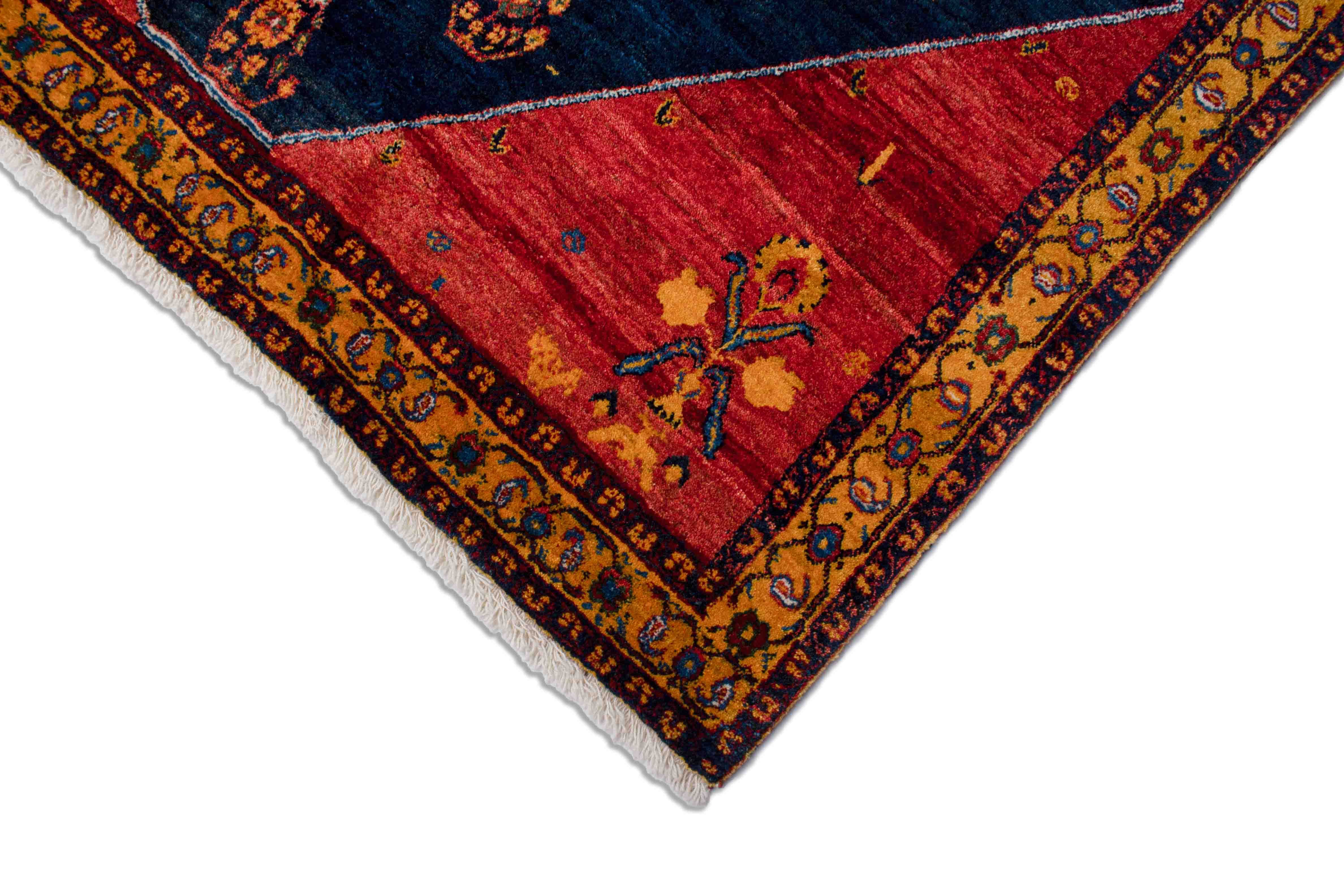 Eine Fotoaufnahme eines Lori Teppichs.