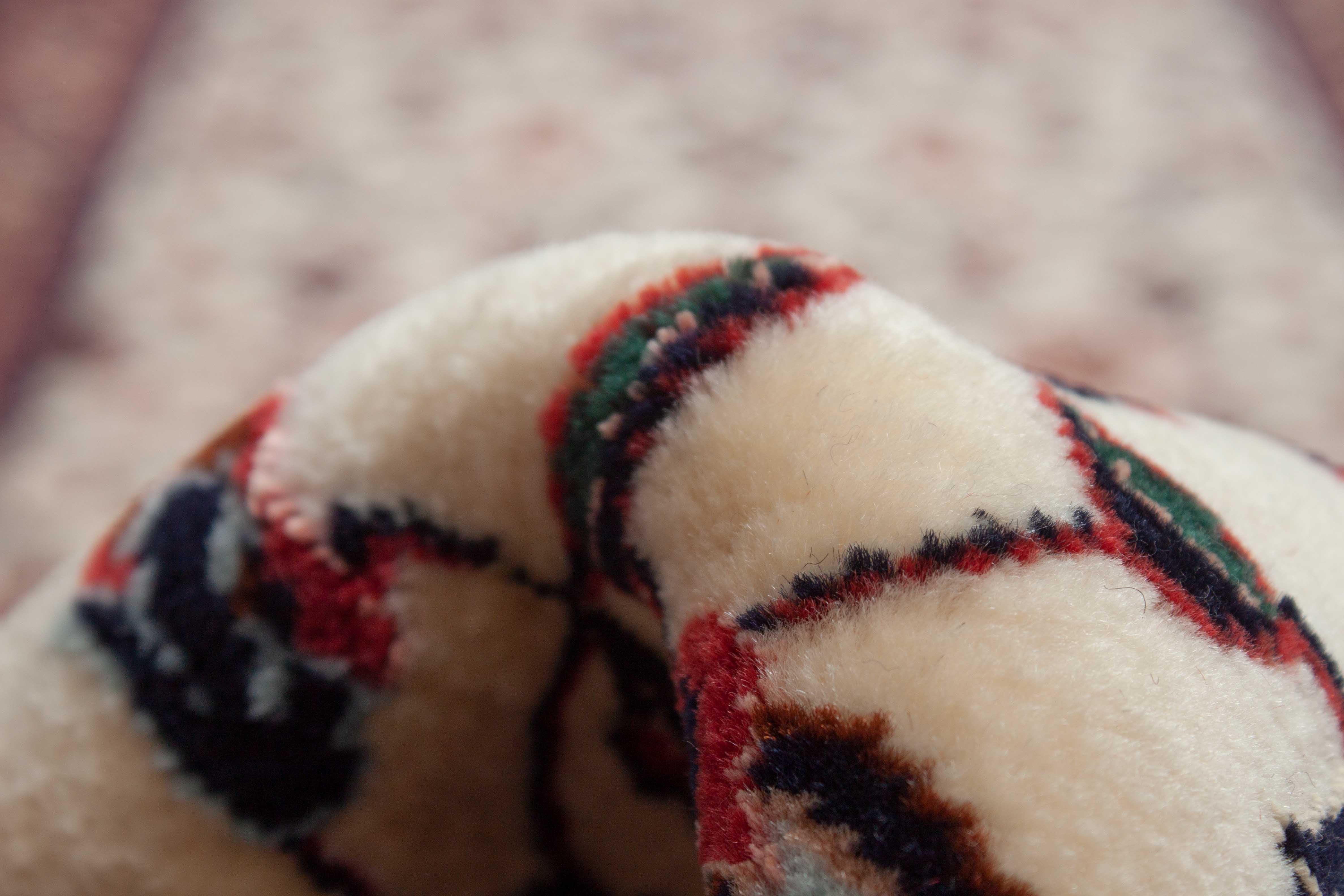 Eine Fotoaufnahme eines Bidjar Teppichs.