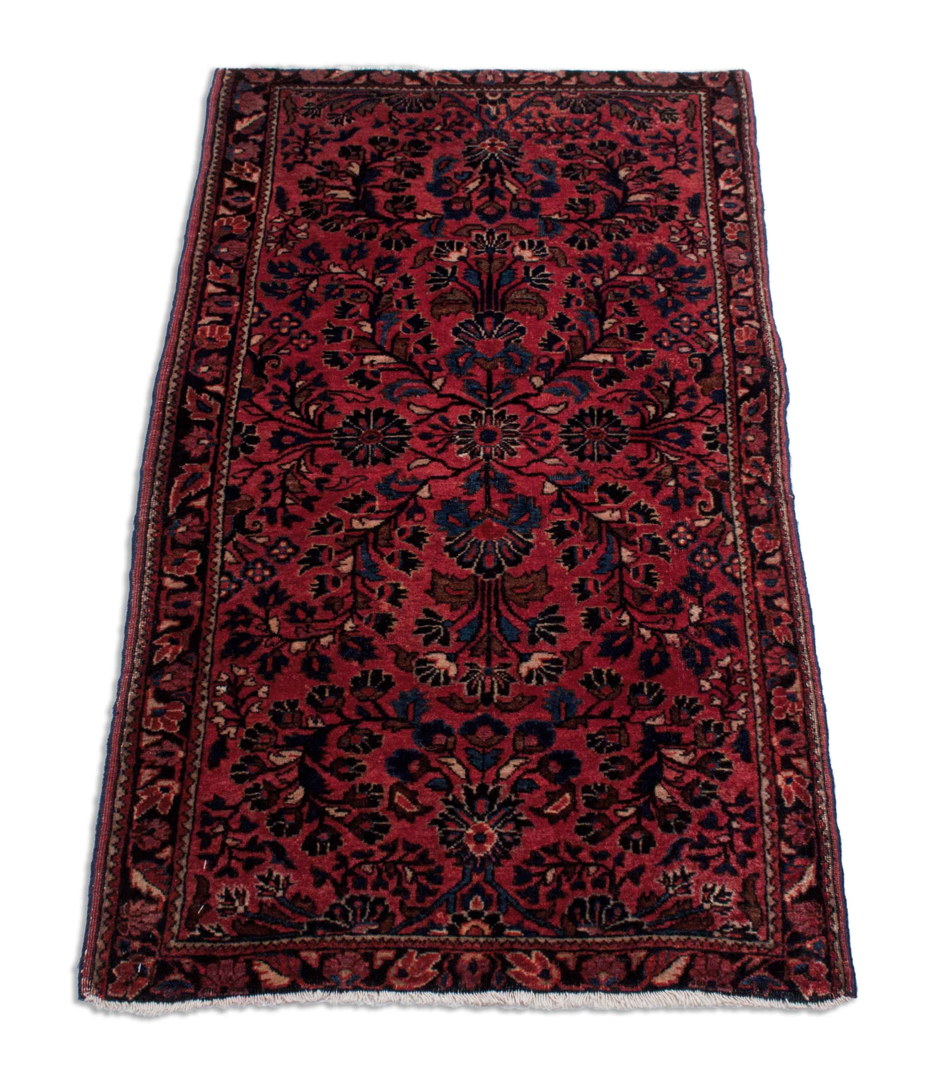 Eine Fotoaufnahme eines Re-Import Sarough Teppichs.