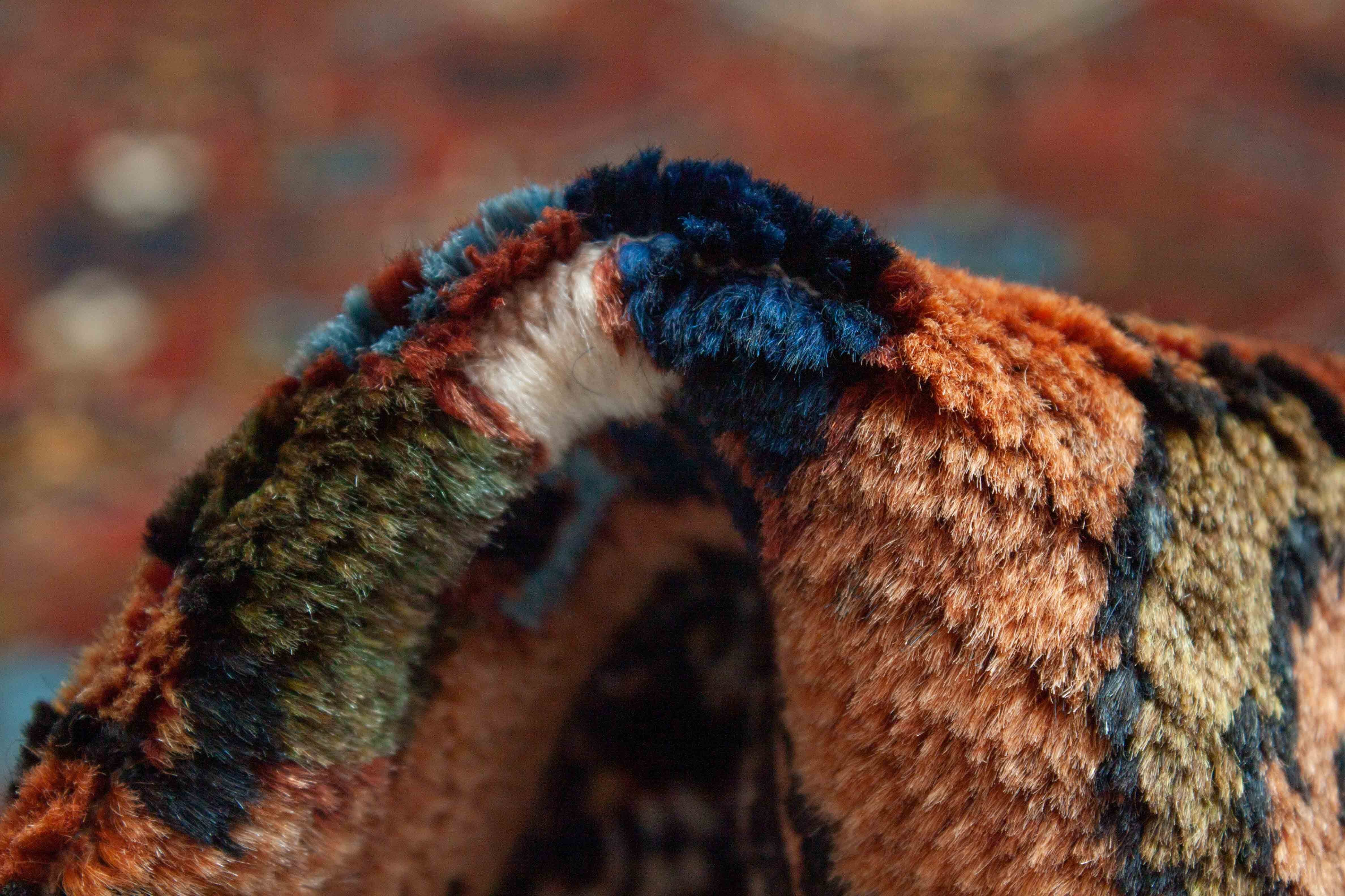 Eine Fotoaufnahme eines Yazd Teppichs.