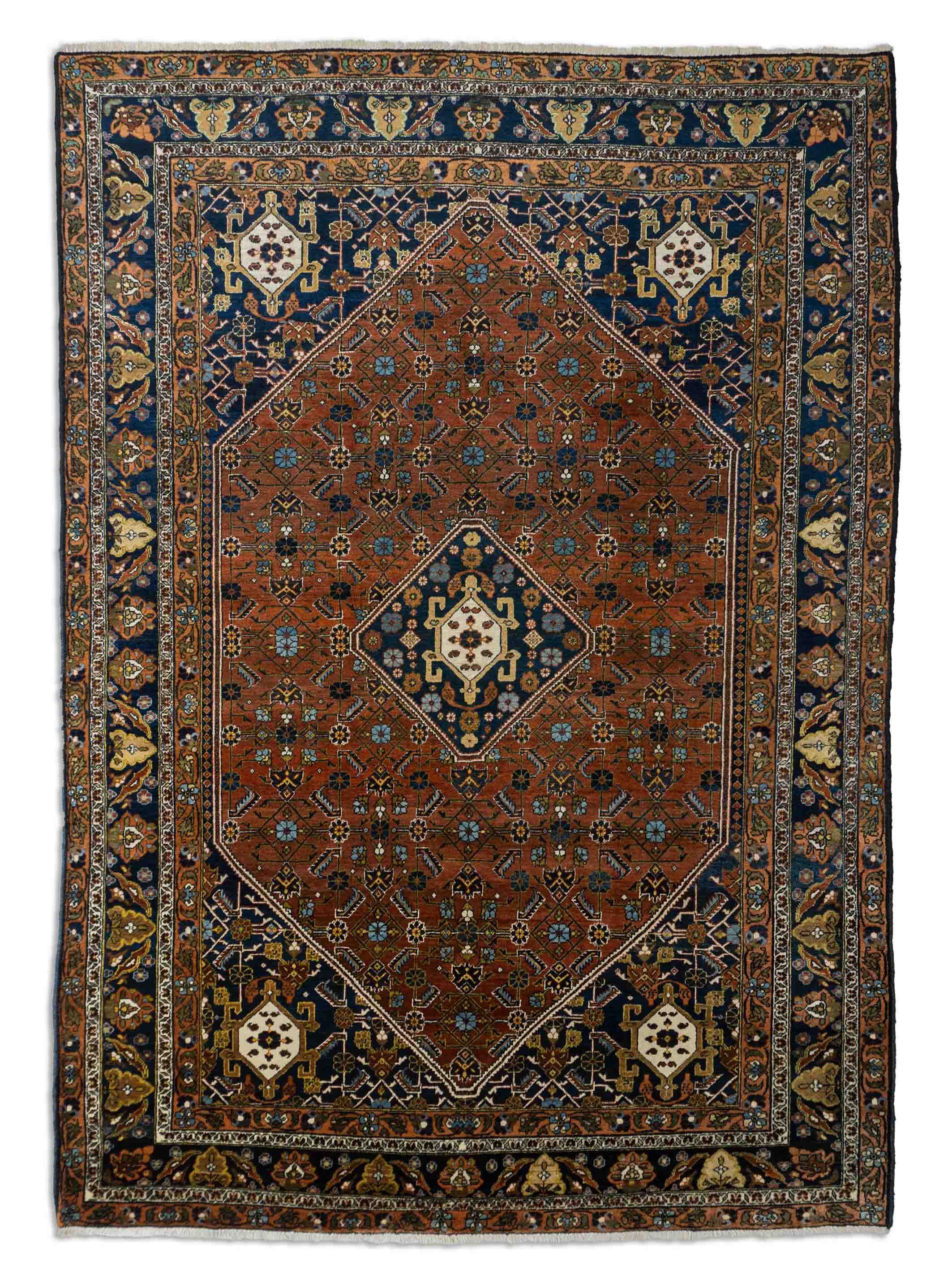 Eine Fotoaufnahme eines Yazd Teppichs.