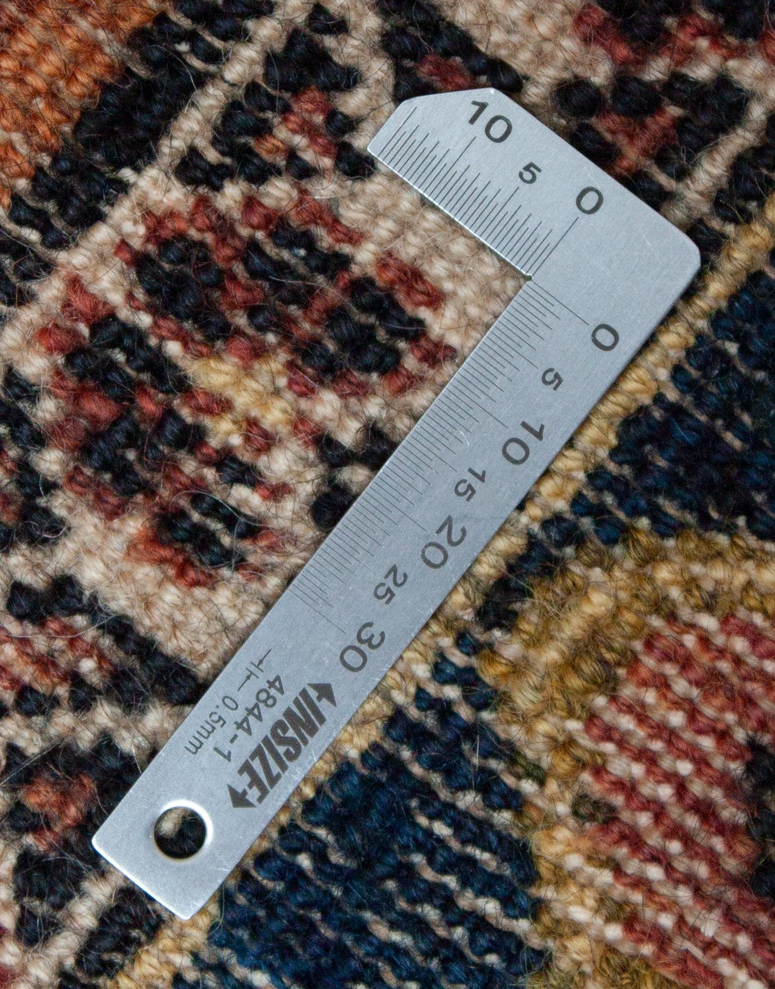 Eine Fotoaufnahme eines Yazd Teppichs.