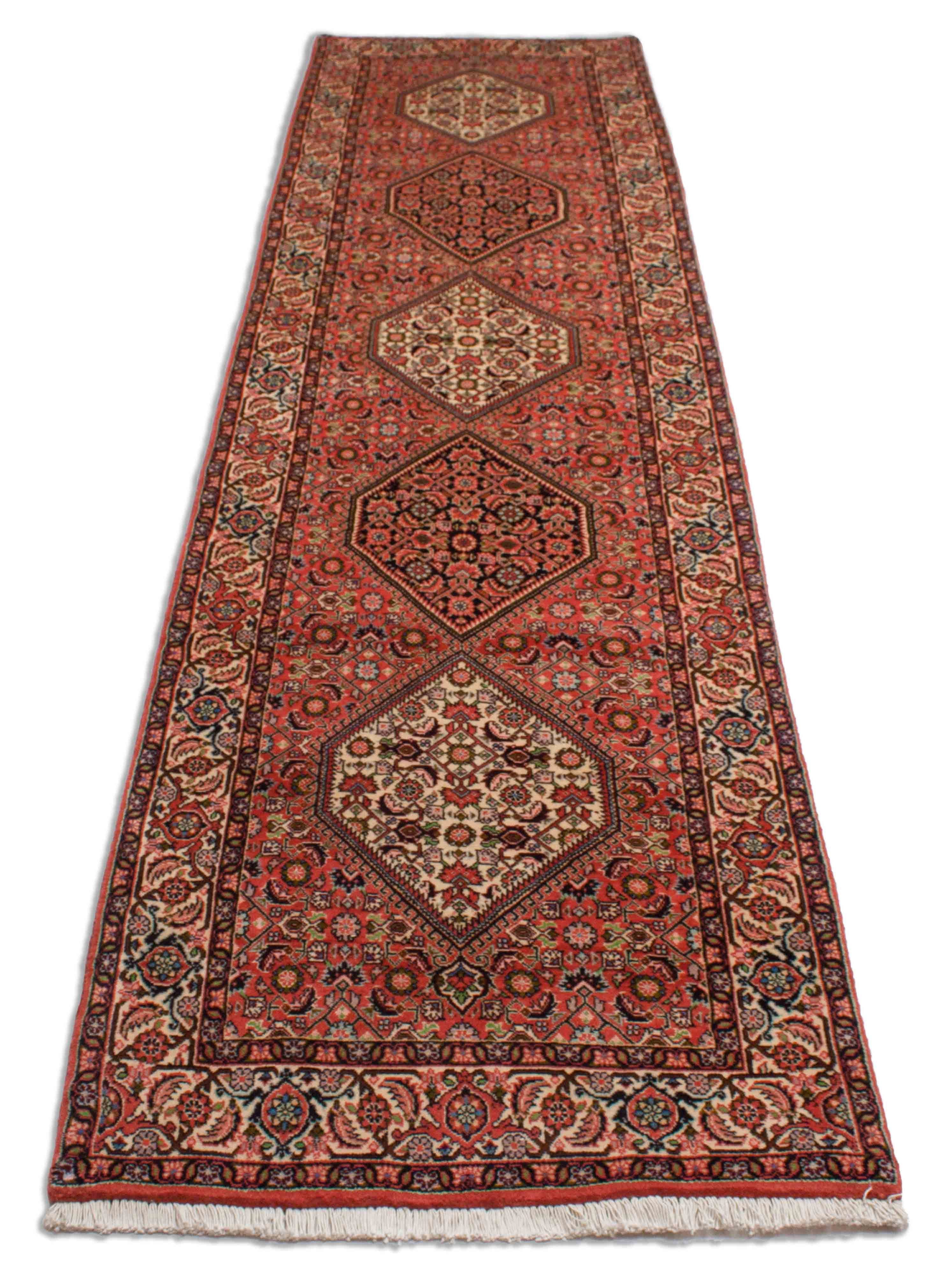 Eine Fotoaufnahme eines Bidjar Teppichs.