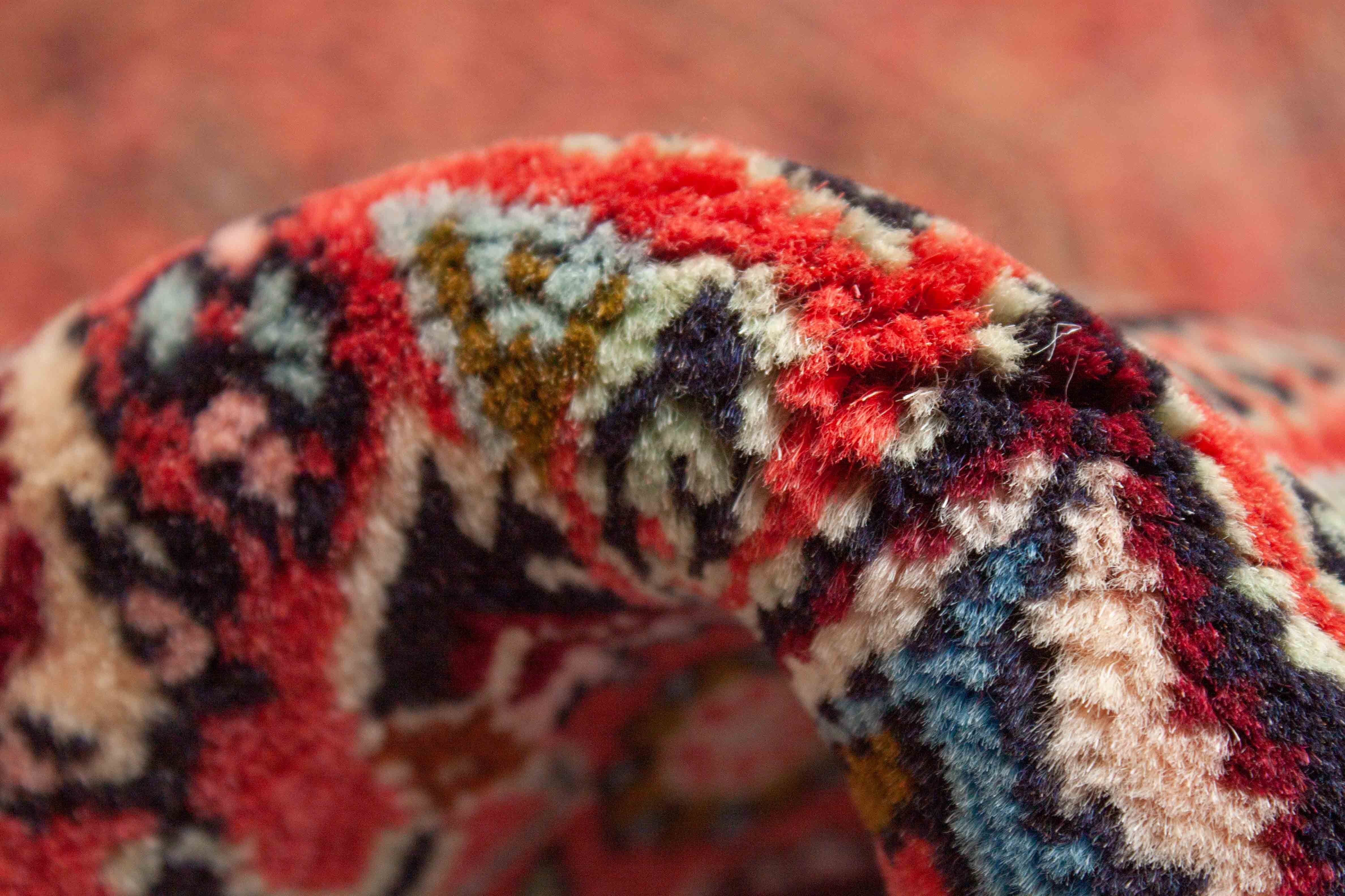 Eine Fotoaufnahme eines Bidjar Teppichs.