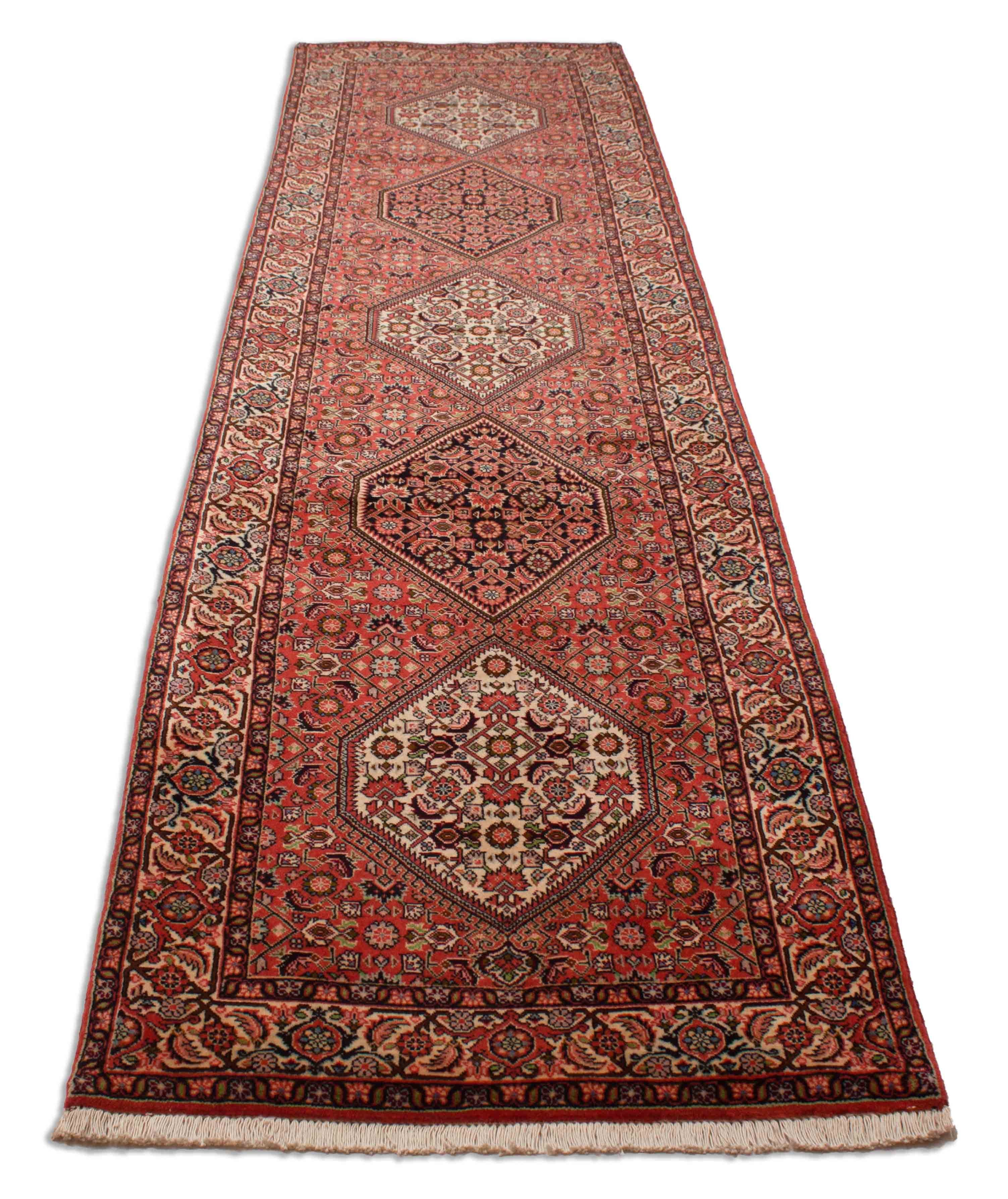 Eine Fotoaufnahme eines Bidjar Teppichs.