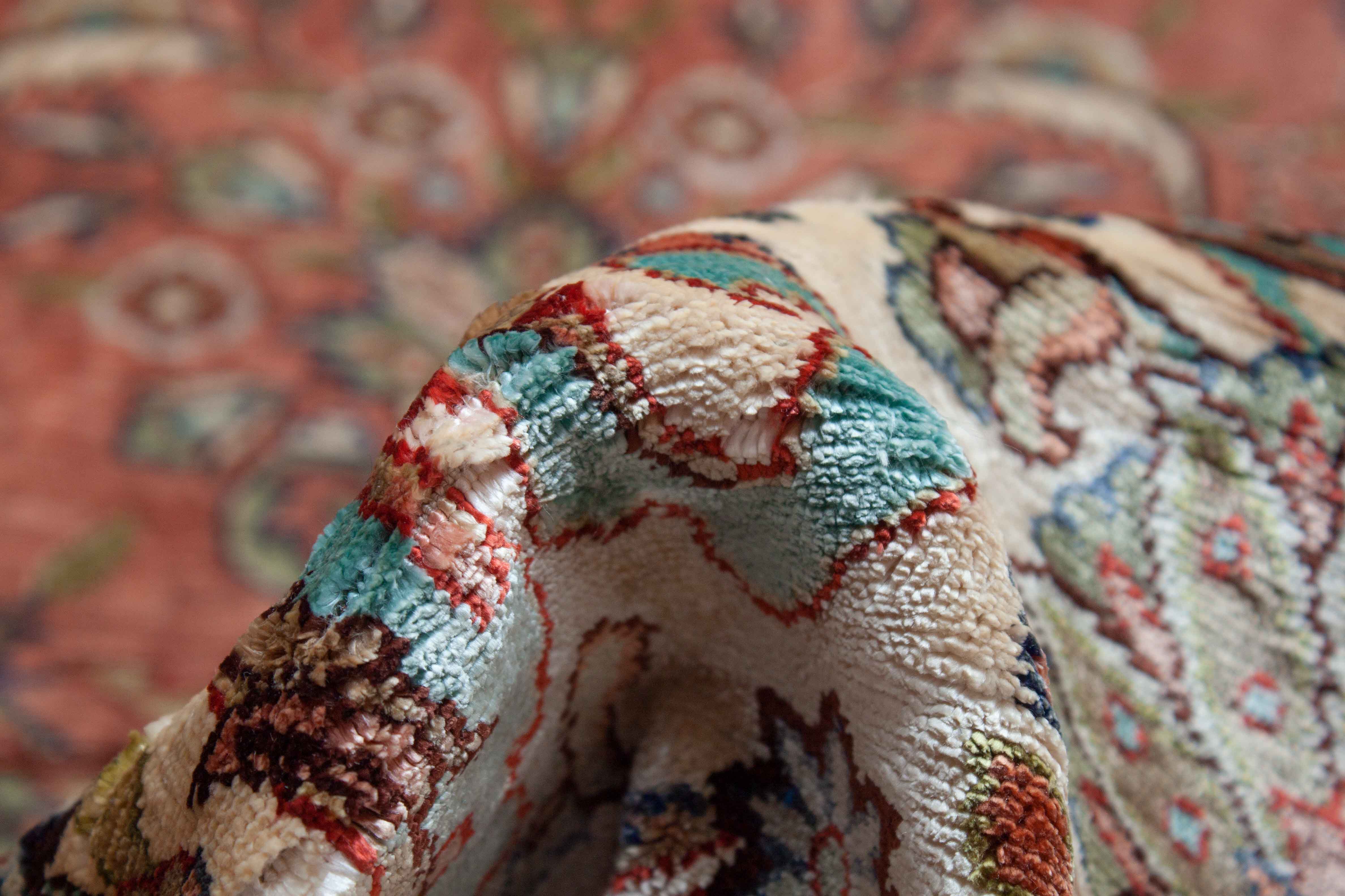 Eine Fotoaufnahme eines Kayseri Teppichs.