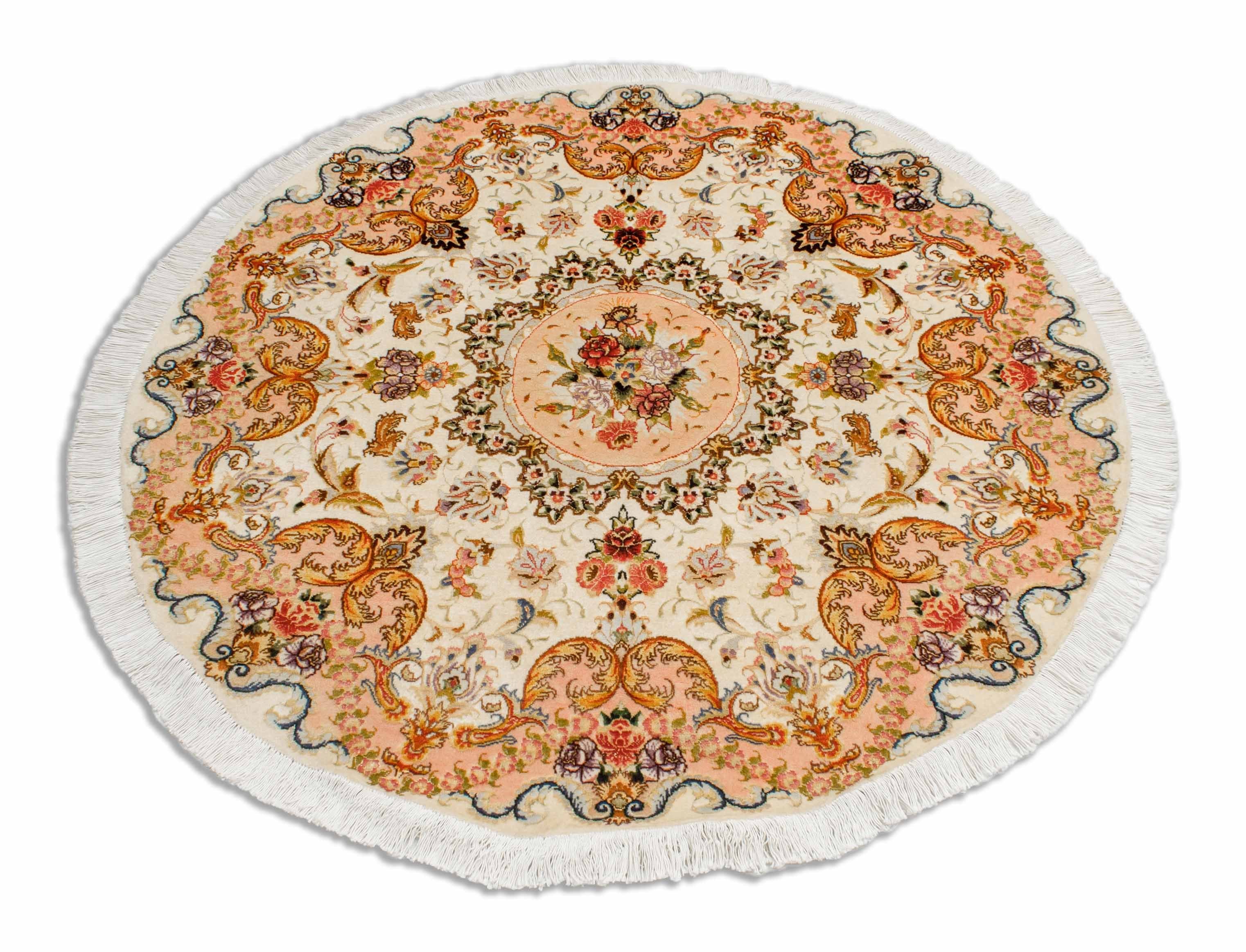 Eine Fotoaufnahme eines Täbriz Teppichs.