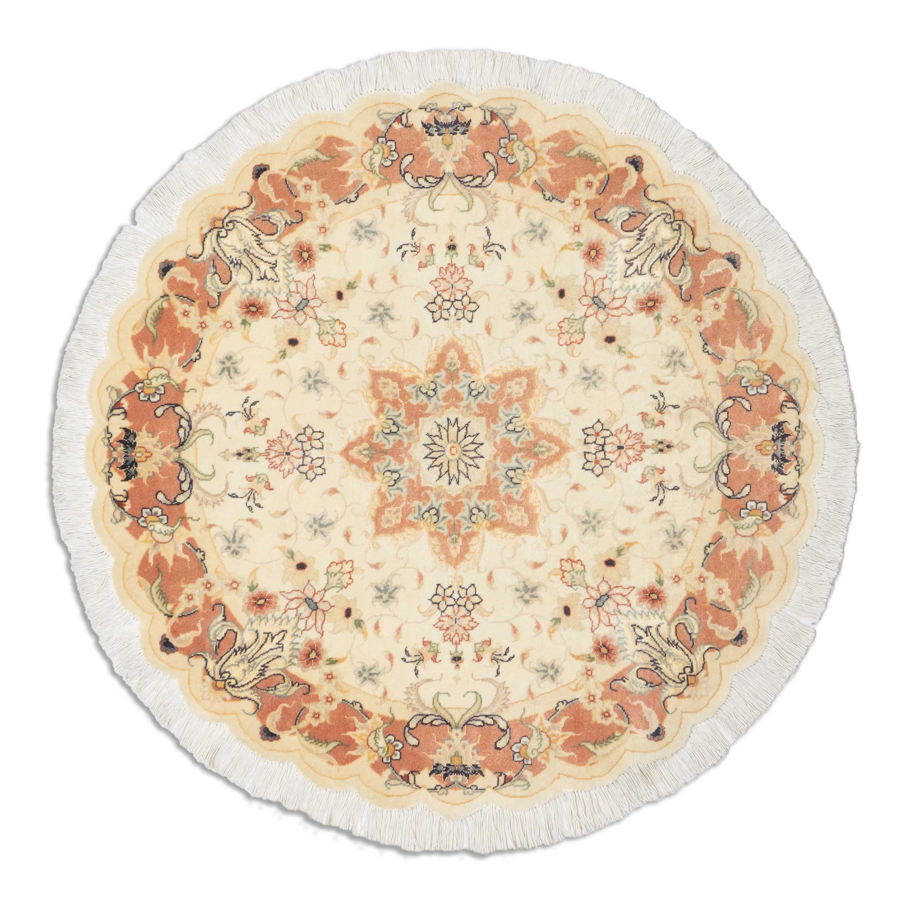 Eine Fotoaufnahme eines Täbriz Teppichs.