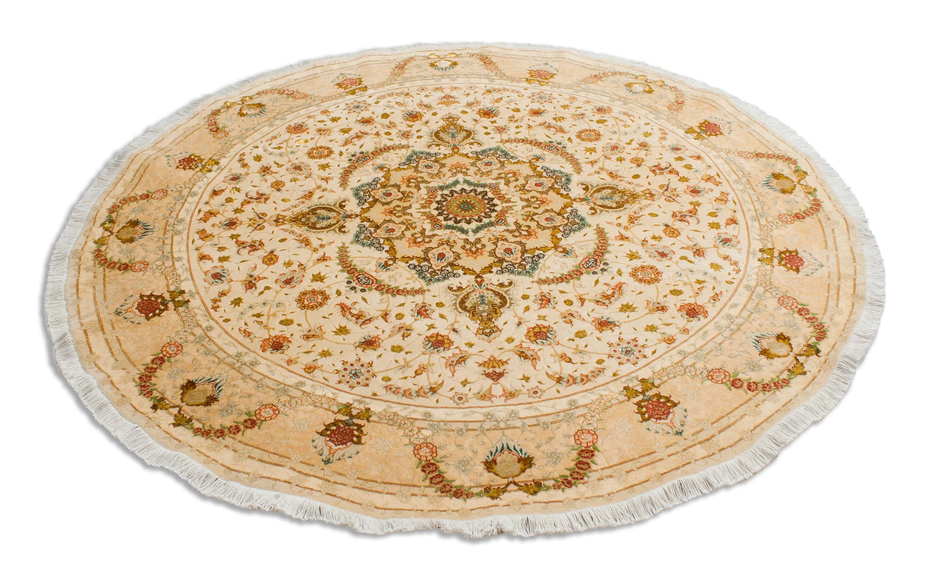 Eine Fotoaufnahme eines Täbriz Teppichs.