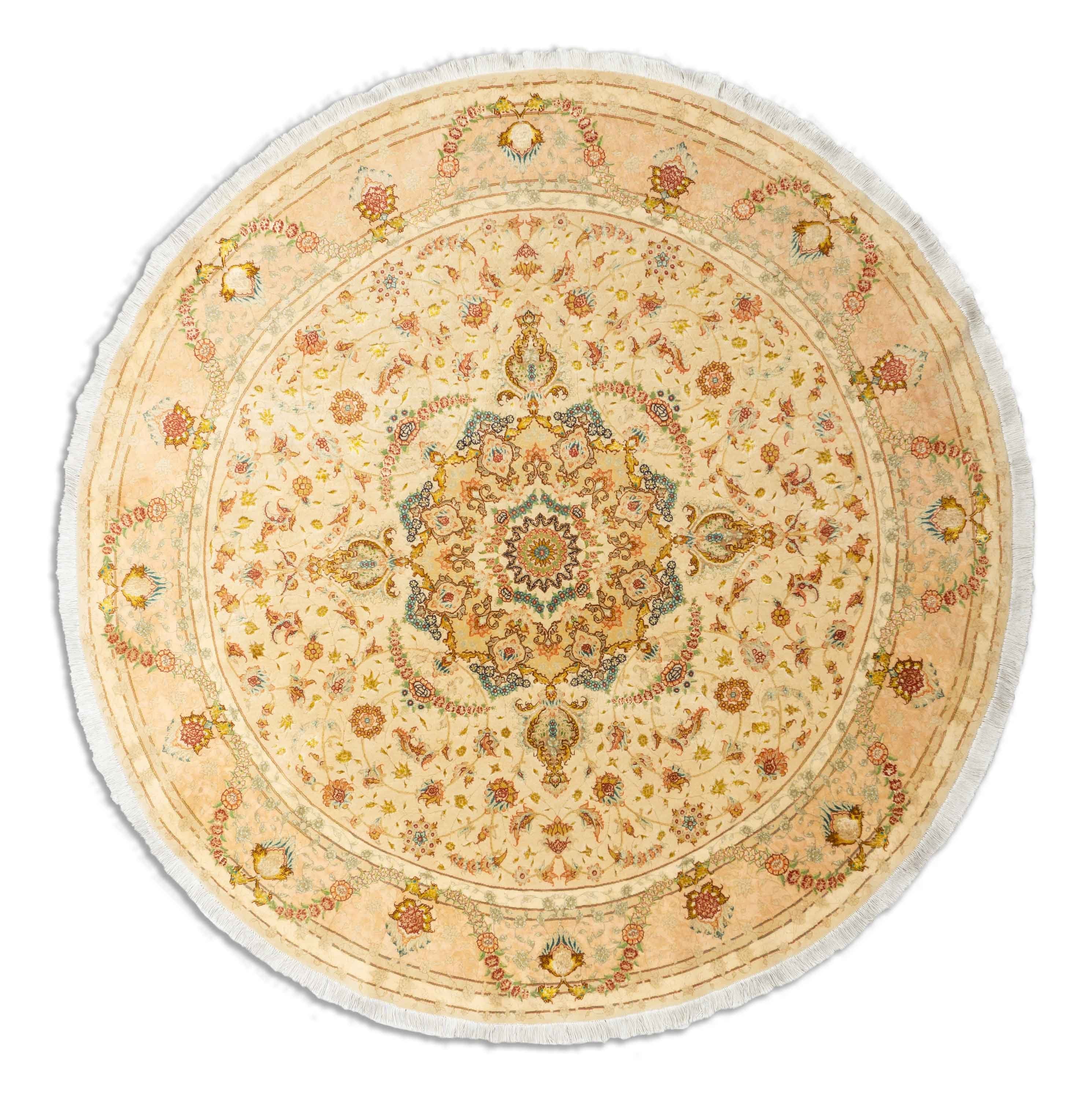 Eine Fotoaufnahme eines Täbriz Teppichs.