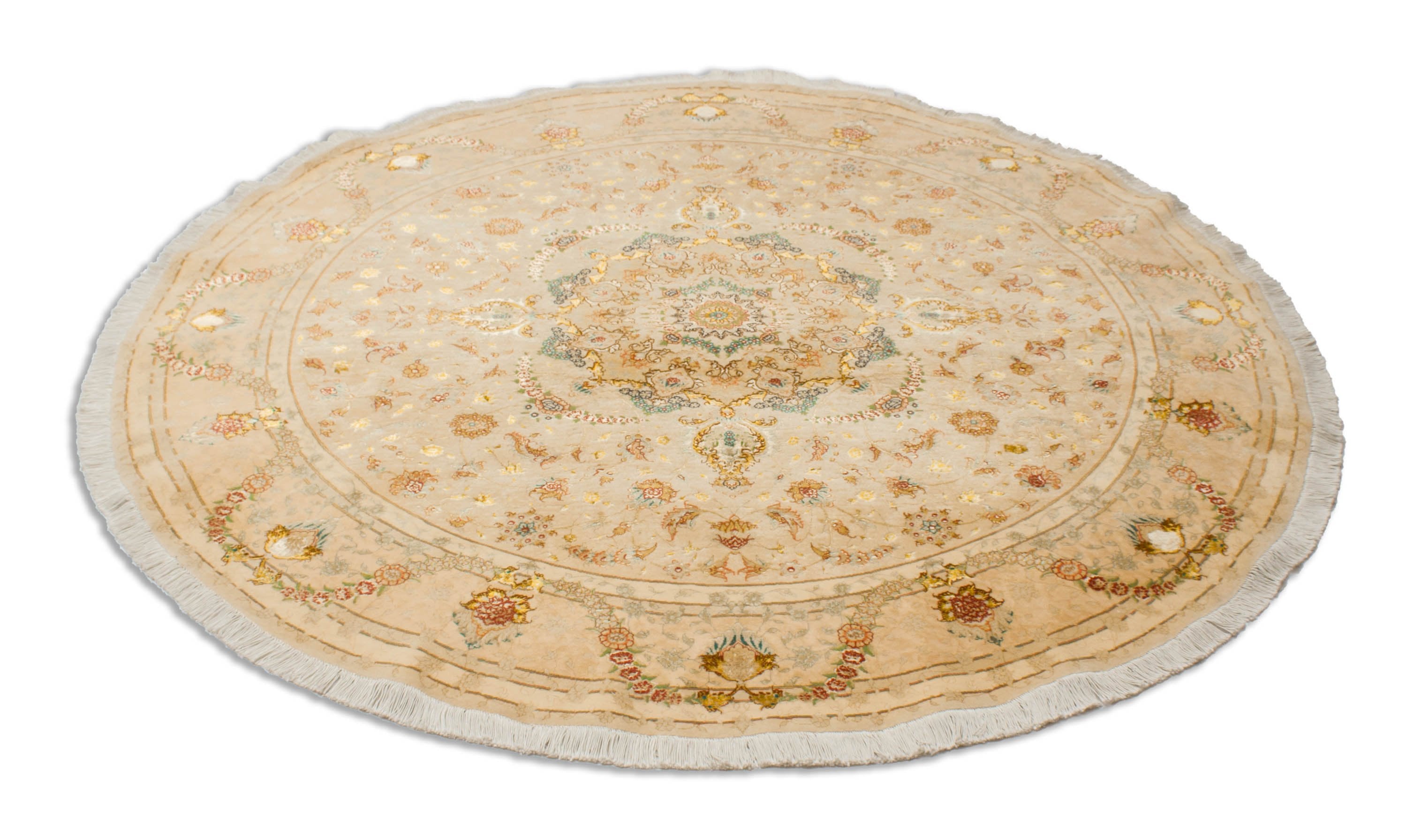 Eine Fotoaufnahme eines Täbriz Teppichs.